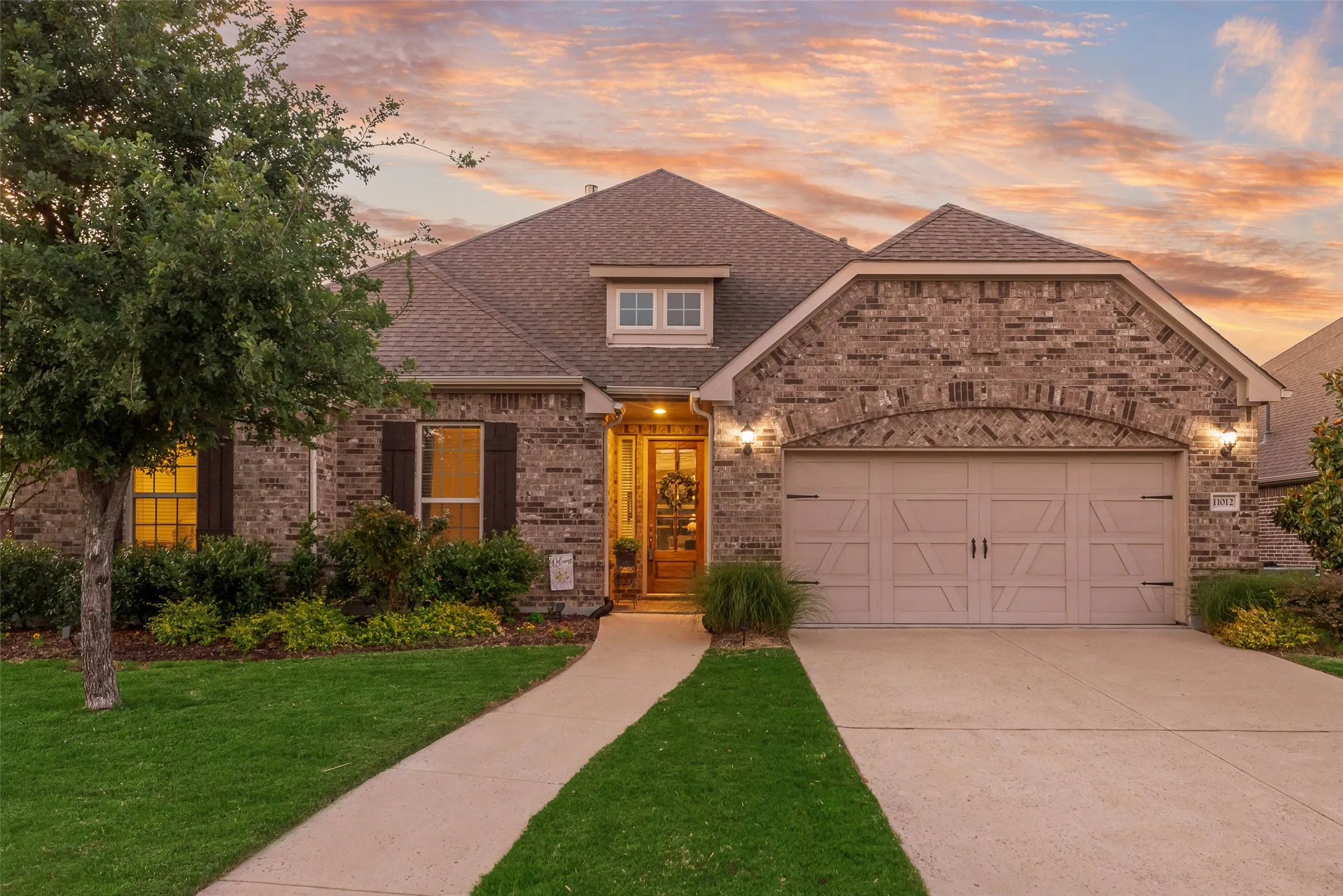Single Family Residence For Sale in Collin County , 11012 Carrizo Road, Frisco, Texas 75035, 4 Bedroom, 4 Bathroom, 2 Garage spaces, 3,283 Sqft, built in 2019, mls#21262670, Real Estate Agent in Frisco, Homes For Sale in Collin county, Homes For Sale in Frisco, Realtor in Frisco Texas, Real Estate Brokerage Independent Realty Texas, Luminita Cordes Realtor