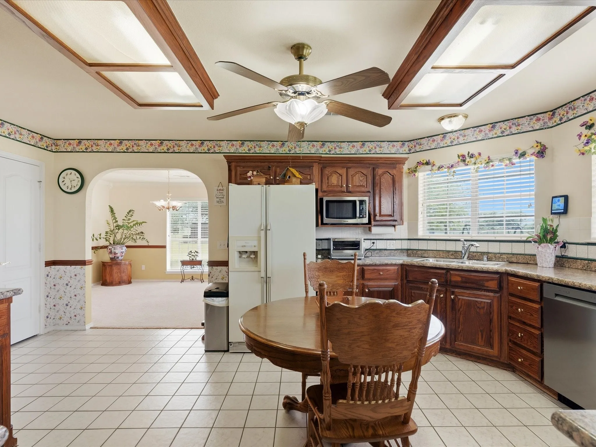 Single Family Residence For Sale in Collin County , 8645 County Road 419, Anna, Texas 75409, 4 Bedroom, 3 Bathroom, 2 Garage spaces, 2,740 Sqft, built in 1998, mls#21262415, Real Estate Agent in Anna, Homes For Sale in Collin county, Homes For Sale in Anna, Realtor in Anna Texas, Real Estate Brokerage Independent Realty Texas, Luminita Cordes Realtor