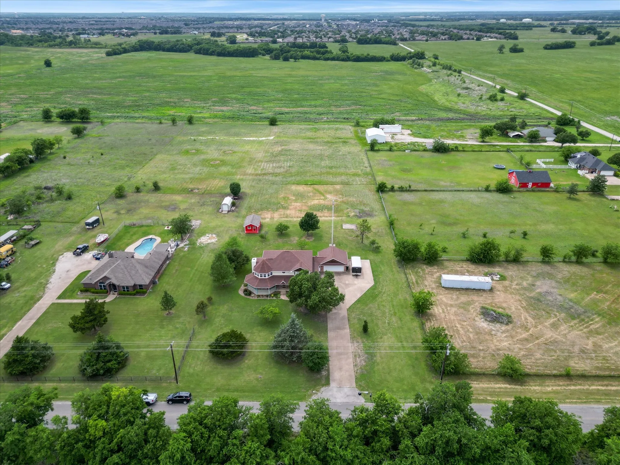 Single Family Residence For Sale in Collin County , 8645 County Road 419, Anna, Texas 75409, 4 Bedroom, 3 Bathroom, 2 Garage spaces, 2,740 Sqft, built in 1998, mls#21262415, Real Estate Agent in Anna, Homes For Sale in Collin county, Homes For Sale in Anna, Realtor in Anna Texas, Real Estate Brokerage Independent Realty Texas, Luminita Cordes Realtor
