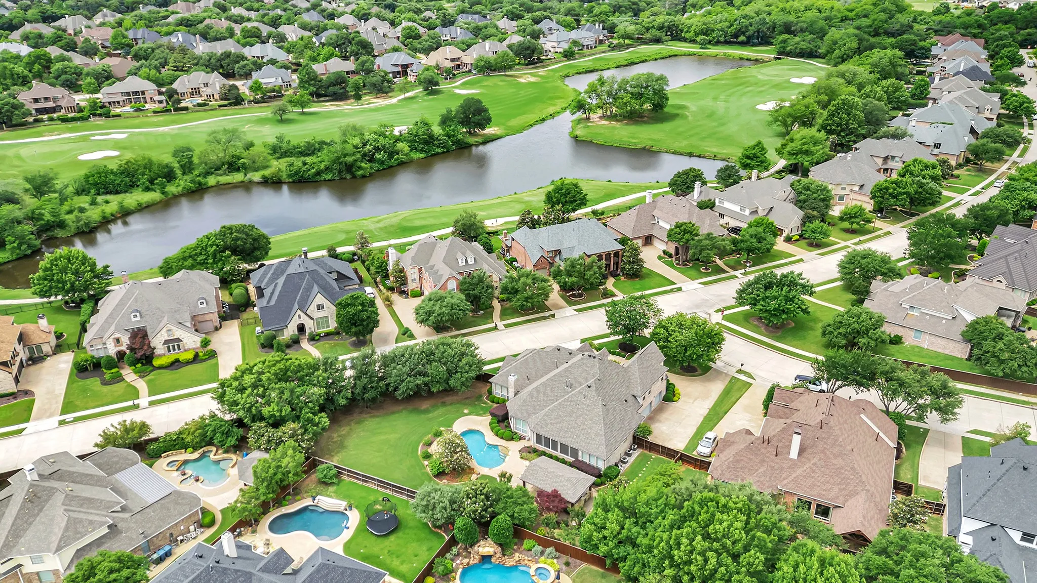 Single Family Residence For Sale in Denton County , 5200 Temple Drive, Flower Mound, Texas 75028, 4 Bedrooms, 4 Bathrooms, 3 Garage spaces, 3,999 Sqft, built in 2002, Price $1,185,000, mls#21234311, Real Estate Agent in Flower Mound, Homes For Sale in Denton county, Homes For Sale in Flower Mound, Realtor in Flower Mound Texas, Real Estate Brokerage Independent Realty Texas, Luminita Cordes Realtor