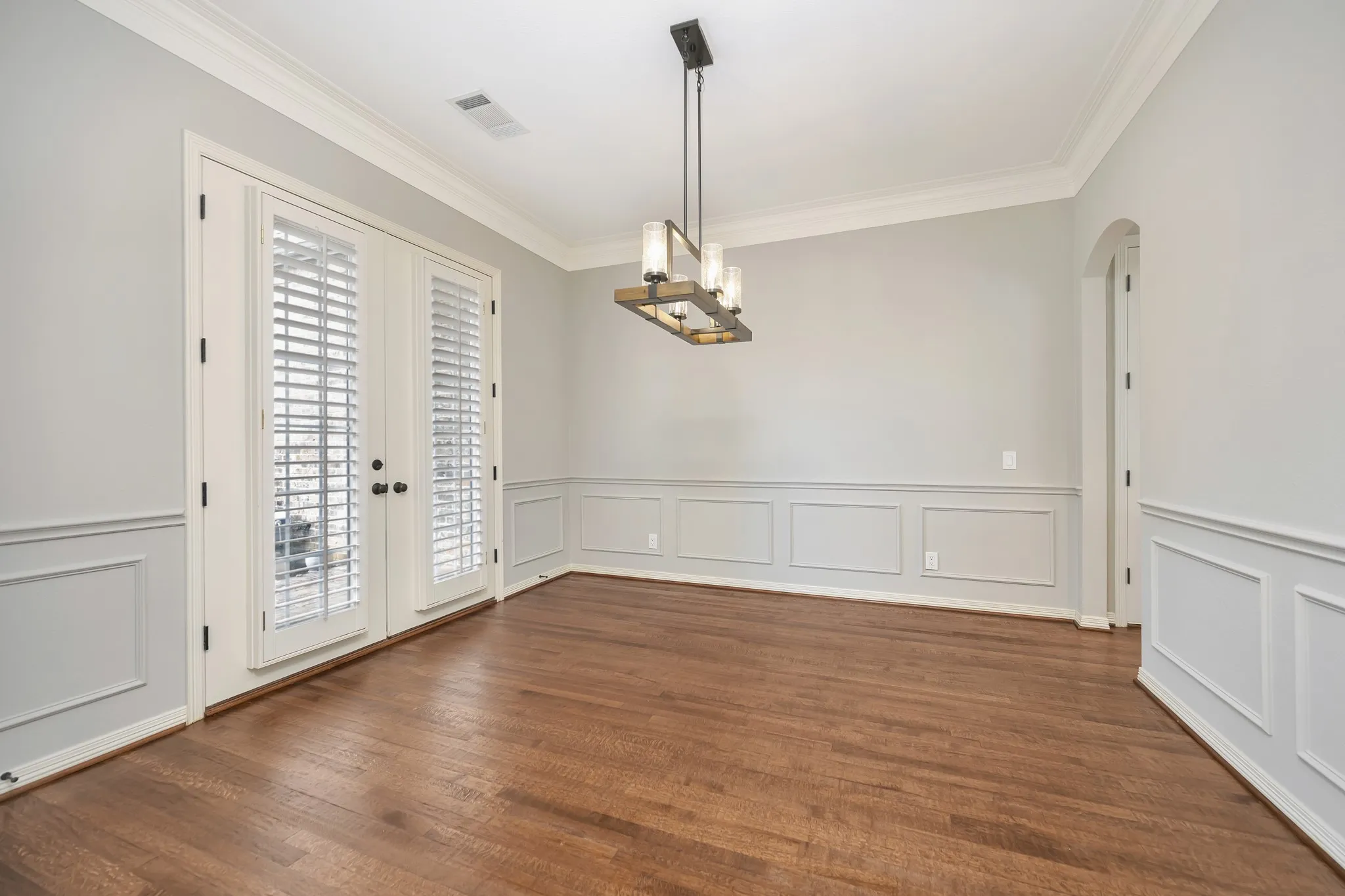 Single Family Residence For Sale in Denton County , 5200 Temple Drive, Flower Mound, Texas 75028, 4 Bedrooms, 4 Bathrooms, 3 Garage spaces, 3,999 Sqft, built in 2002, Price $1,185,000, mls#21234311, Real Estate Agent in Flower Mound, Homes For Sale in Denton county, Homes For Sale in Flower Mound, Realtor in Flower Mound Texas, Real Estate Brokerage Independent Realty Texas, Luminita Cordes Realtor