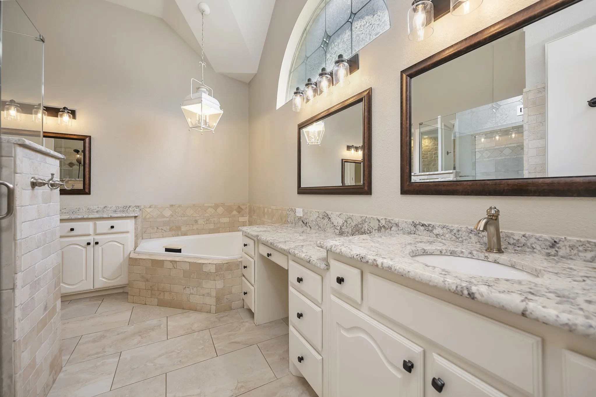 Single Family Residence For Sale in Denton County , 5200 Temple Drive, Flower Mound, Texas 75028, 4 Bedrooms, 4 Bathrooms, 3 Garage spaces, 3,999 Sqft, built in 2002, Price $1,185,000, mls#21234311, Real Estate Agent in Flower Mound, Homes For Sale in Denton county, Homes For Sale in Flower Mound, Realtor in Flower Mound Texas, Real Estate Brokerage Independent Realty Texas, Luminita Cordes Realtor