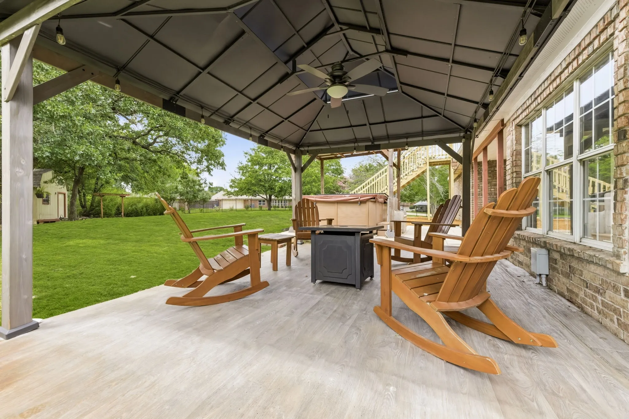 Single Family Residence For Sale in Denton County , 1092 Holly Lane, Lewisville, Texas 75067, 4 Bedrooms, 2 Bathrooms, 2 Garage spaces, 3,021 Sqft, built in 1993, Price $850,000, mls#21259373, Real Estate Agent in Lewisville, Homes For Sale in Denton county, Homes For Sale in Lewisville, Realtor in Lewisville Texas, Real Estate Brokerage Independent Realty Texas, Luminita Cordes Realtor
