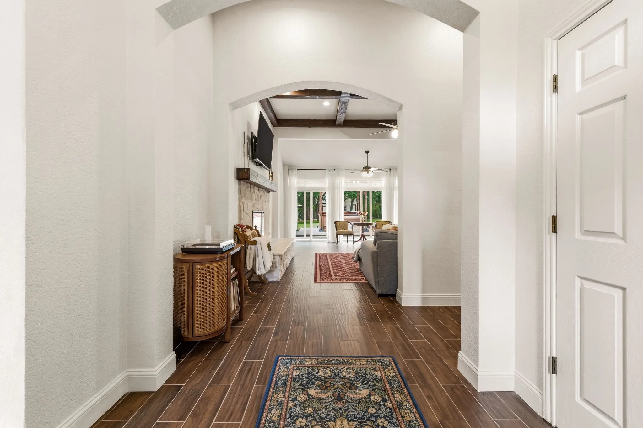 Single Family Residence For Sale in Denton County , 1092 Holly Lane, Lewisville, Texas 75067, 4 Bedrooms, 2 Bathrooms, 2 Garage spaces, 3,021 Sqft, built in 1993, Price $850,000, mls#21259373, Real Estate Agent in Lewisville, Homes For Sale in Denton county, Homes For Sale in Lewisville, Realtor in Lewisville Texas, Real Estate Brokerage Independent Realty Texas, Luminita Cordes Realtor