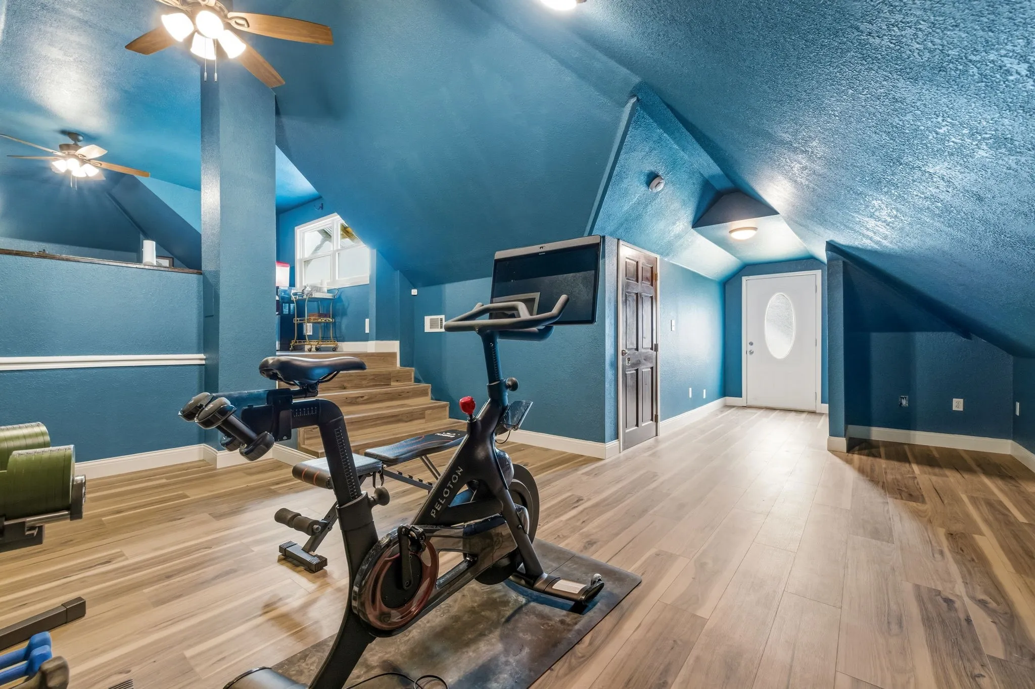 Single Family Residence For Sale in Denton County , 1092 Holly Lane, Lewisville, Texas 75067, 4 Bedrooms, 2 Bathrooms, 2 Garage spaces, 3,021 Sqft, built in 1993, Price $850,000, mls#21259373, Real Estate Agent in Lewisville, Homes For Sale in Denton county, Homes For Sale in Lewisville, Realtor in Lewisville Texas, Real Estate Brokerage Independent Realty Texas, Luminita Cordes Realtor