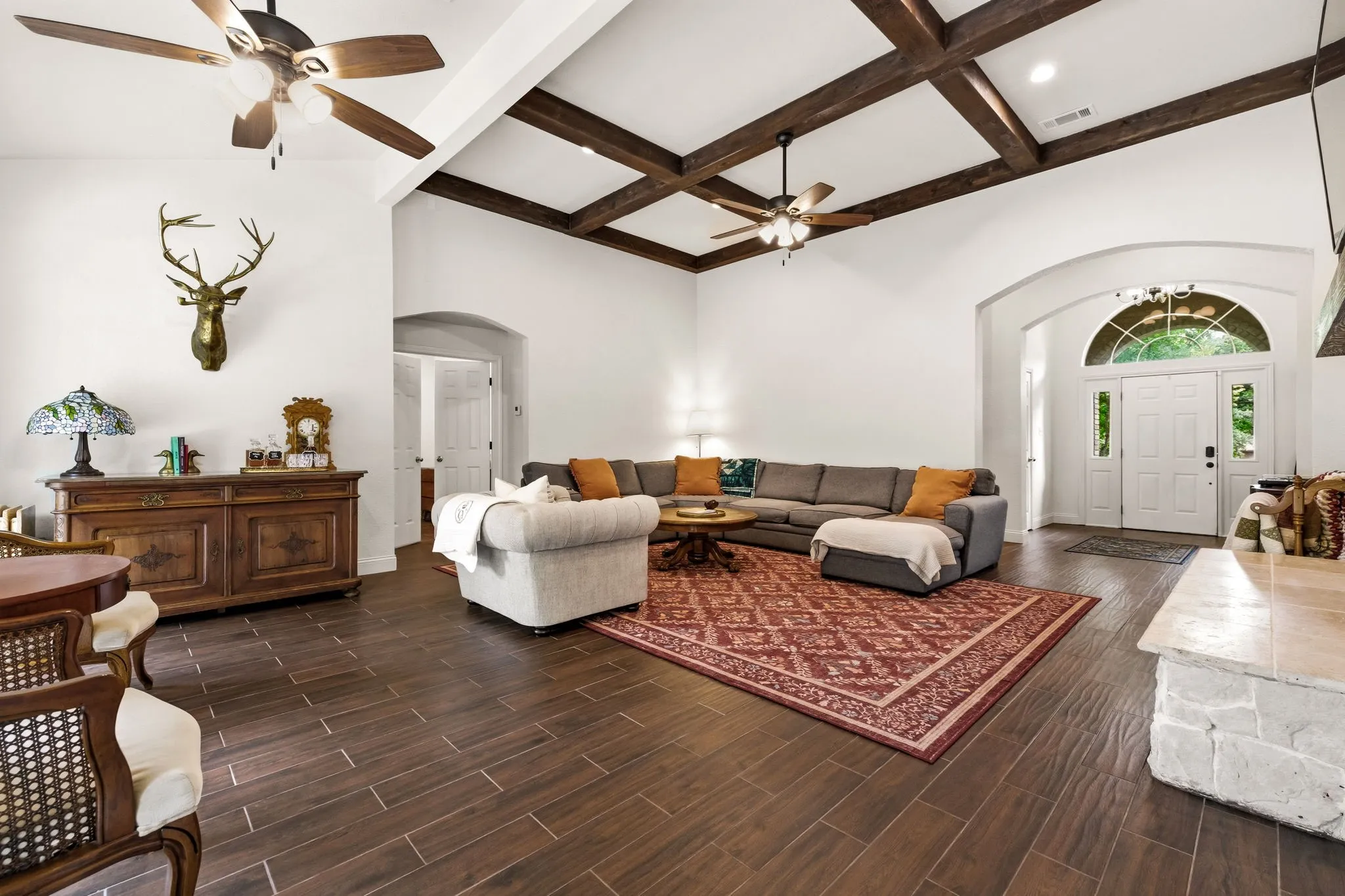 Single Family Residence For Sale in Denton County , 1092 Holly Lane, Lewisville, Texas 75067, 4 Bedrooms, 2 Bathrooms, 2 Garage spaces, 3,021 Sqft, built in 1993, Price $850,000, mls#21259373, Real Estate Agent in Lewisville, Homes For Sale in Denton county, Homes For Sale in Lewisville, Realtor in Lewisville Texas, Real Estate Brokerage Independent Realty Texas, Luminita Cordes Realtor