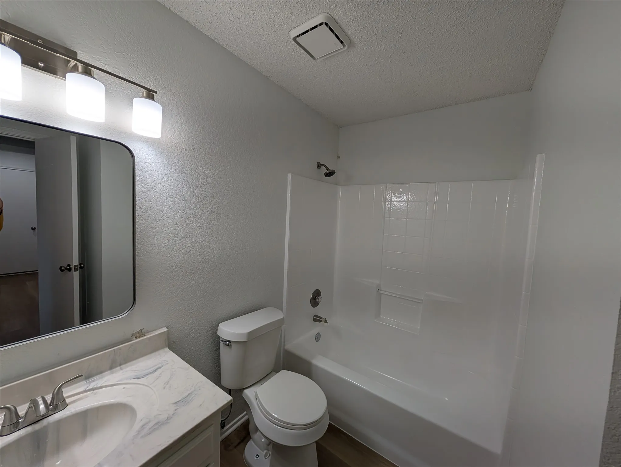 Single Family Residence For Sale in Tarrant County , 4821 Saint Thomas Place, Fort Worth, Texas 76135, 3 Bedroom, 2 Bathroom, 2 Garage spaces, 1,492 Sqft, built in 1993, mls#21261684, Real Estate Agent in Fort Worth, Homes For Sale in Tarrant county, Homes For Sale in Fort Worth, Realtor in Fort Worth Texas, Real Estate Brokerage Independent Realty Texas, Luminita Cordes Realtor