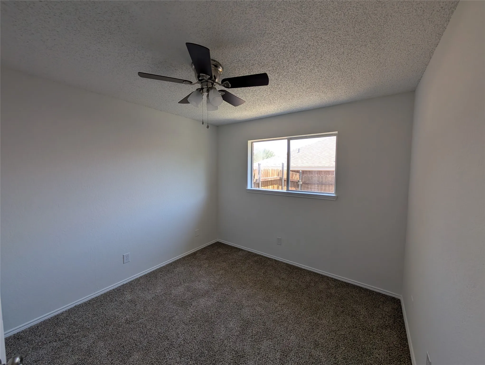 Single Family Residence For Sale in Tarrant County , 4821 Saint Thomas Place, Fort Worth, Texas 76135, 3 Bedroom, 2 Bathroom, 2 Garage spaces, 1,492 Sqft, built in 1993, mls#21261684, Real Estate Agent in Fort Worth, Homes For Sale in Tarrant county, Homes For Sale in Fort Worth, Realtor in Fort Worth Texas, Real Estate Brokerage Independent Realty Texas, Luminita Cordes Realtor