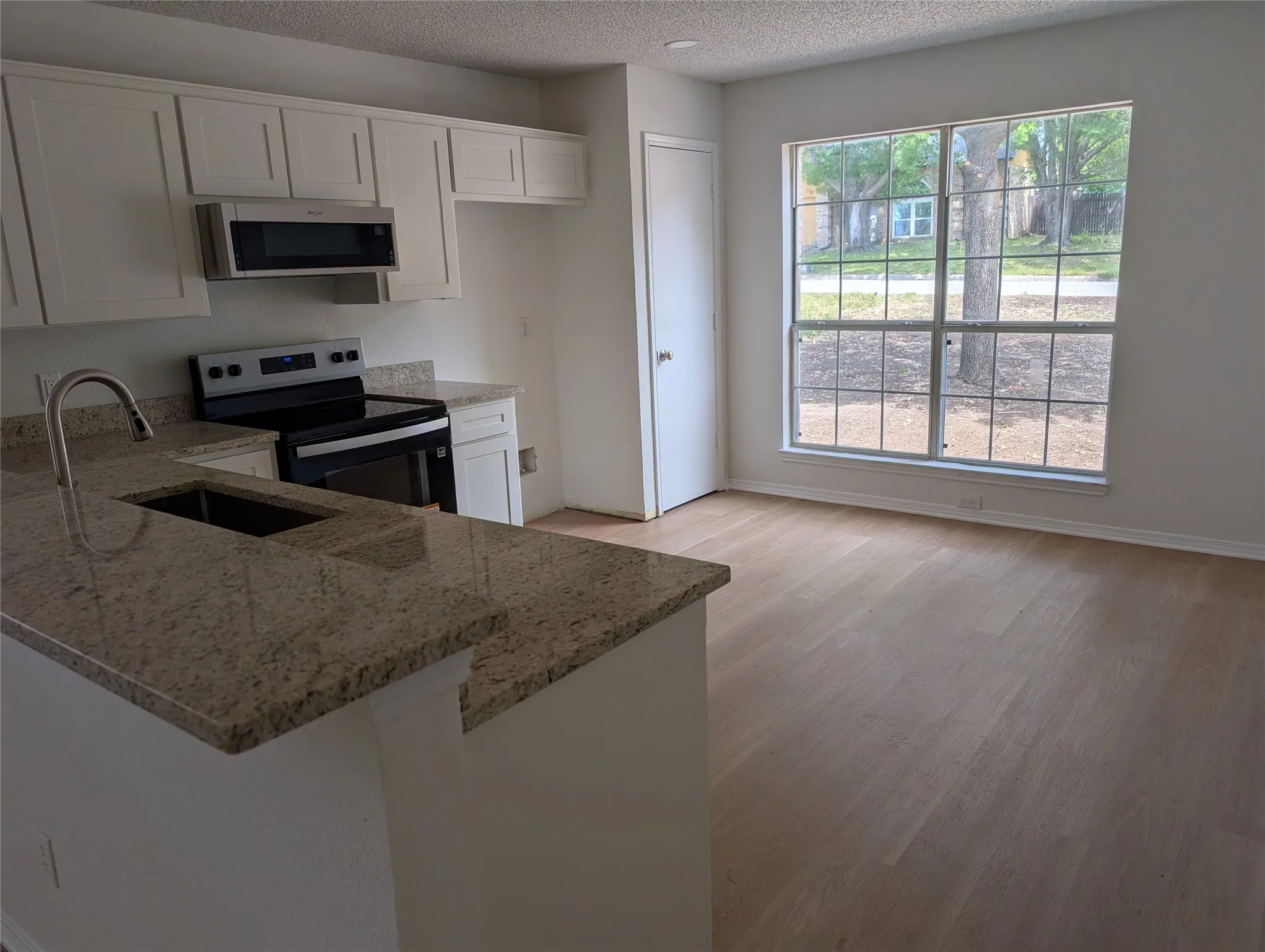 Single Family Residence For Sale in Tarrant County , 4821 Saint Thomas Place, Fort Worth, Texas 76135, 3 Bedroom, 2 Bathroom, 2 Garage spaces, 1,492 Sqft, built in 1993, mls#21261684, Real Estate Agent in Fort Worth, Homes For Sale in Tarrant county, Homes For Sale in Fort Worth, Realtor in Fort Worth Texas, Real Estate Brokerage Independent Realty Texas, Luminita Cordes Realtor