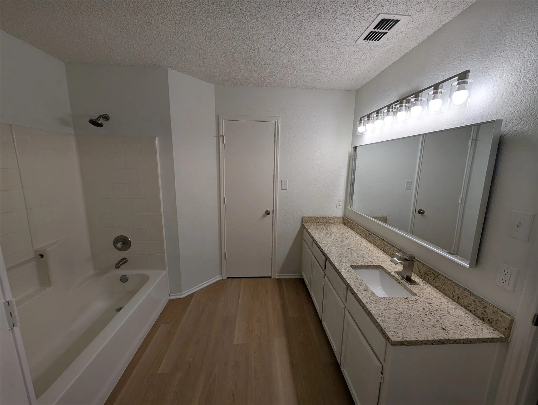 Single Family Residence For Sale in Tarrant County , 4821 Saint Thomas Place, Fort Worth, Texas 76135, 3 Bedroom, 2 Bathroom, 2 Garage spaces, 1,492 Sqft, built in 1993, mls#21261684, Real Estate Agent in Fort Worth, Homes For Sale in Tarrant county, Homes For Sale in Fort Worth, Realtor in Fort Worth Texas, Real Estate Brokerage Independent Realty Texas, Luminita Cordes Realtor