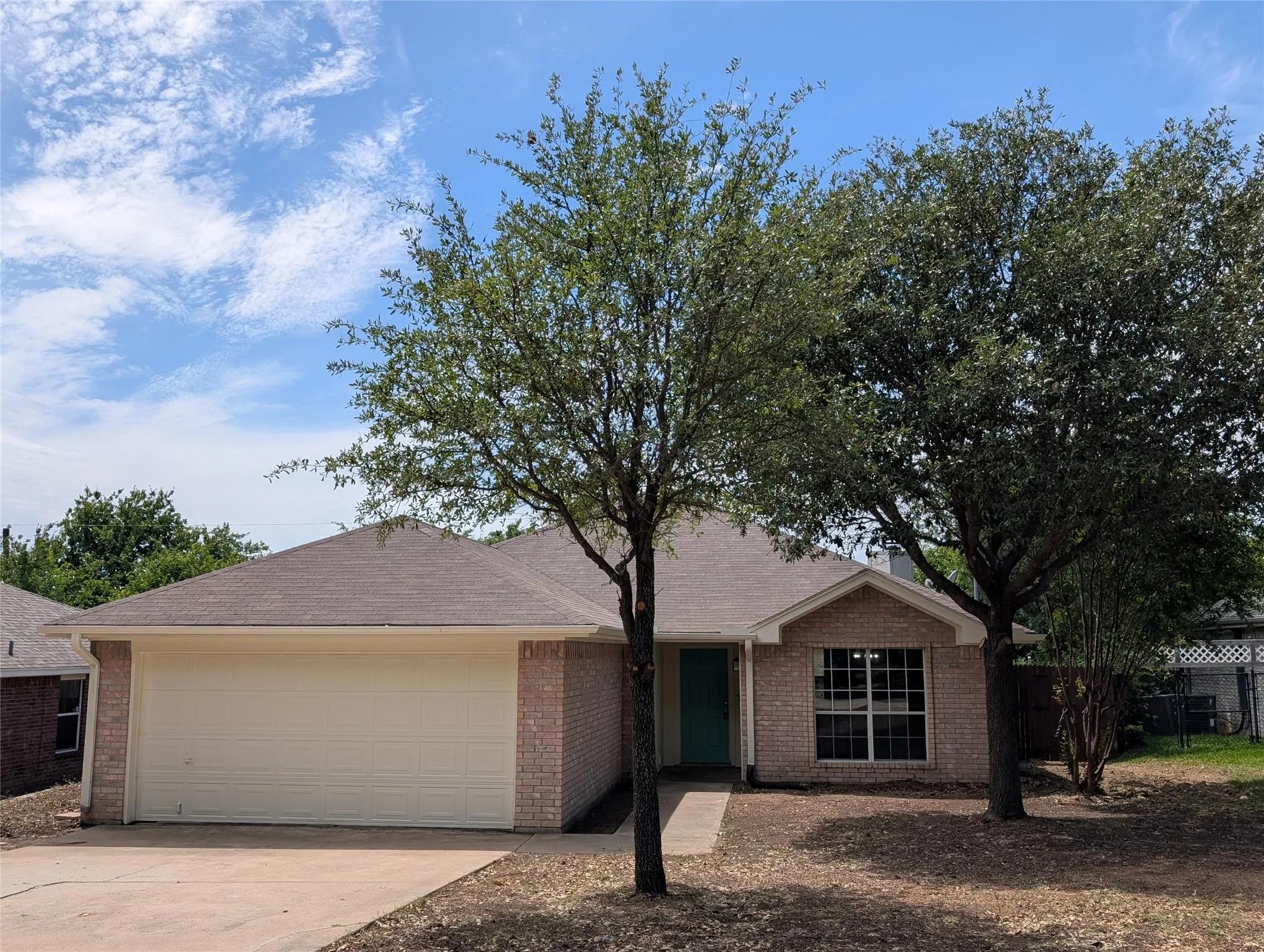 Single Family Residence For Sale in Tarrant County , 4821 Saint Thomas Place, Fort Worth, Texas 76135, 3 Bedroom, 2 Bathroom, 2 Garage spaces, 1,492 Sqft, built in 1993, mls#21261684, Real Estate Agent in Fort Worth, Homes For Sale in Tarrant county, Homes For Sale in Fort Worth, Realtor in Fort Worth Texas, Real Estate Brokerage Independent Realty Texas, Luminita Cordes Realtor