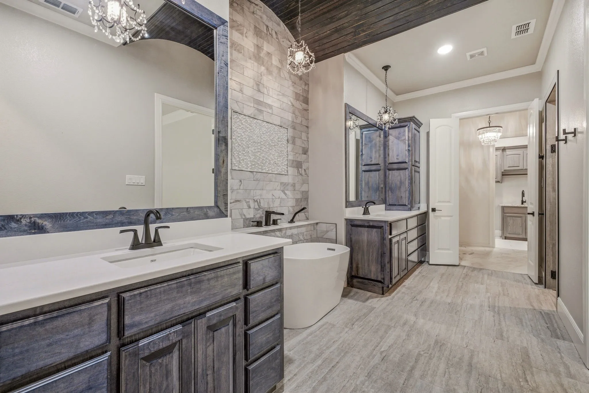 Single Family Residence For Sale in Hood County , 9503 Bellechase Road, Granbury, Texas 76049, 4 Bedroom, 4 Bathroom, 3 Garage spaces, 3,780 Sqft, built in 2019, mls#21260966, Real Estate Agent in Granbury, Homes For Sale in Hood county, Homes For Sale in Granbury, Realtor in Granbury Texas, Real Estate Brokerage Independent Realty Texas, Luminita Cordes Realtor
