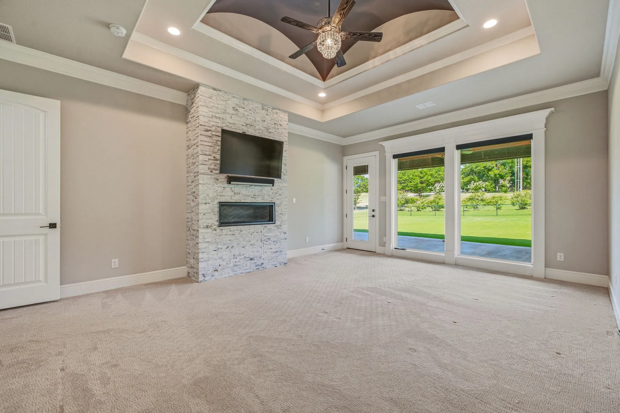 Single Family Residence For Sale in Hood County , 9503 Bellechase Road, Granbury, Texas 76049, 4 Bedroom, 4 Bathroom, 3 Garage spaces, 3,780 Sqft, built in 2019, mls#21260966, Real Estate Agent in Granbury, Homes For Sale in Hood county, Homes For Sale in Granbury, Realtor in Granbury Texas, Real Estate Brokerage Independent Realty Texas, Luminita Cordes Realtor