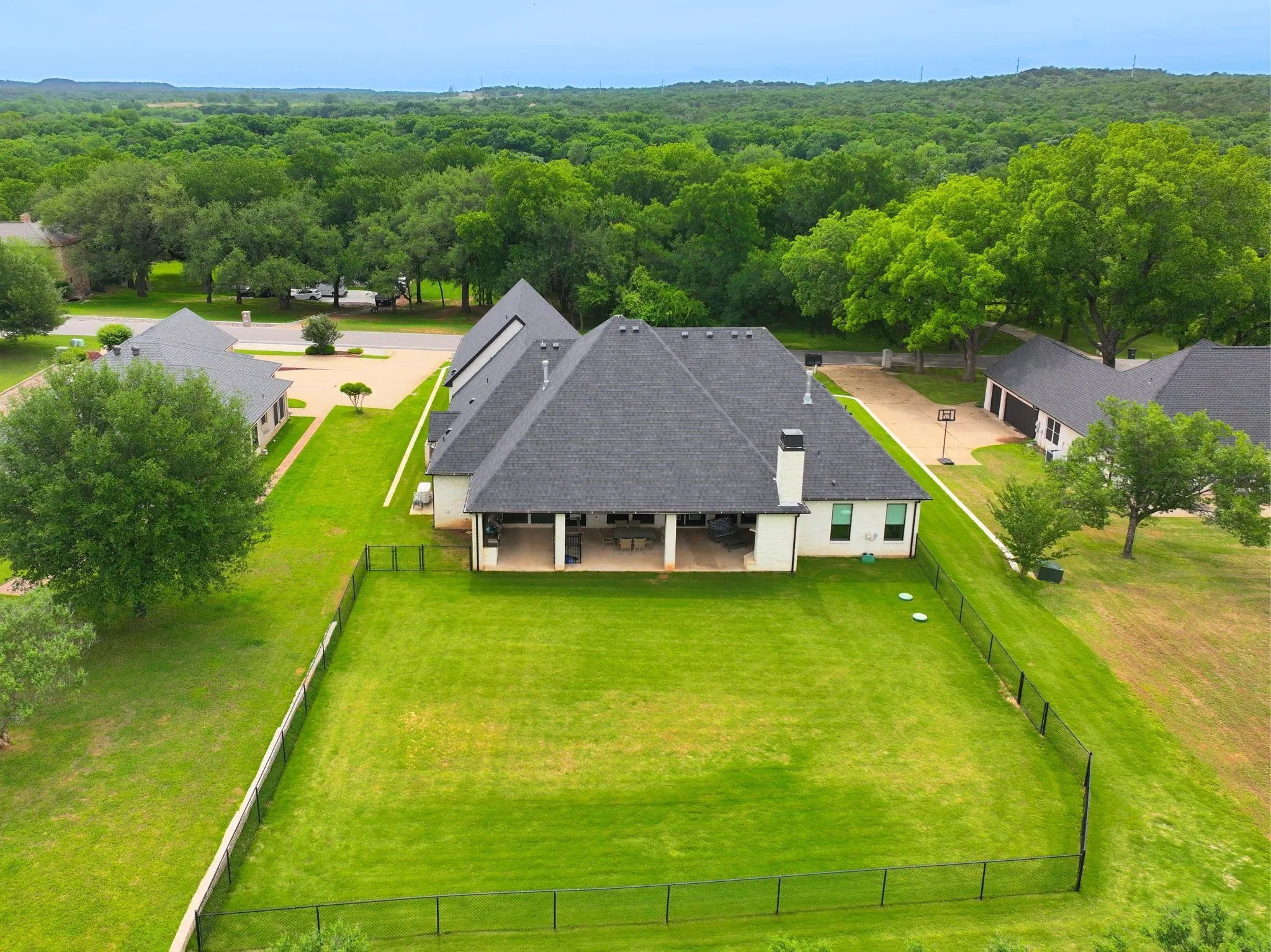 Single Family Residence For Sale in Hood County , 9503 Bellechase Road, Granbury, Texas 76049, 4 Bedroom, 4 Bathroom, 3 Garage spaces, 3,780 Sqft, built in 2019, mls#21260966, Real Estate Agent in Granbury, Homes For Sale in Hood county, Homes For Sale in Granbury, Realtor in Granbury Texas, Real Estate Brokerage Independent Realty Texas, Luminita Cordes Realtor