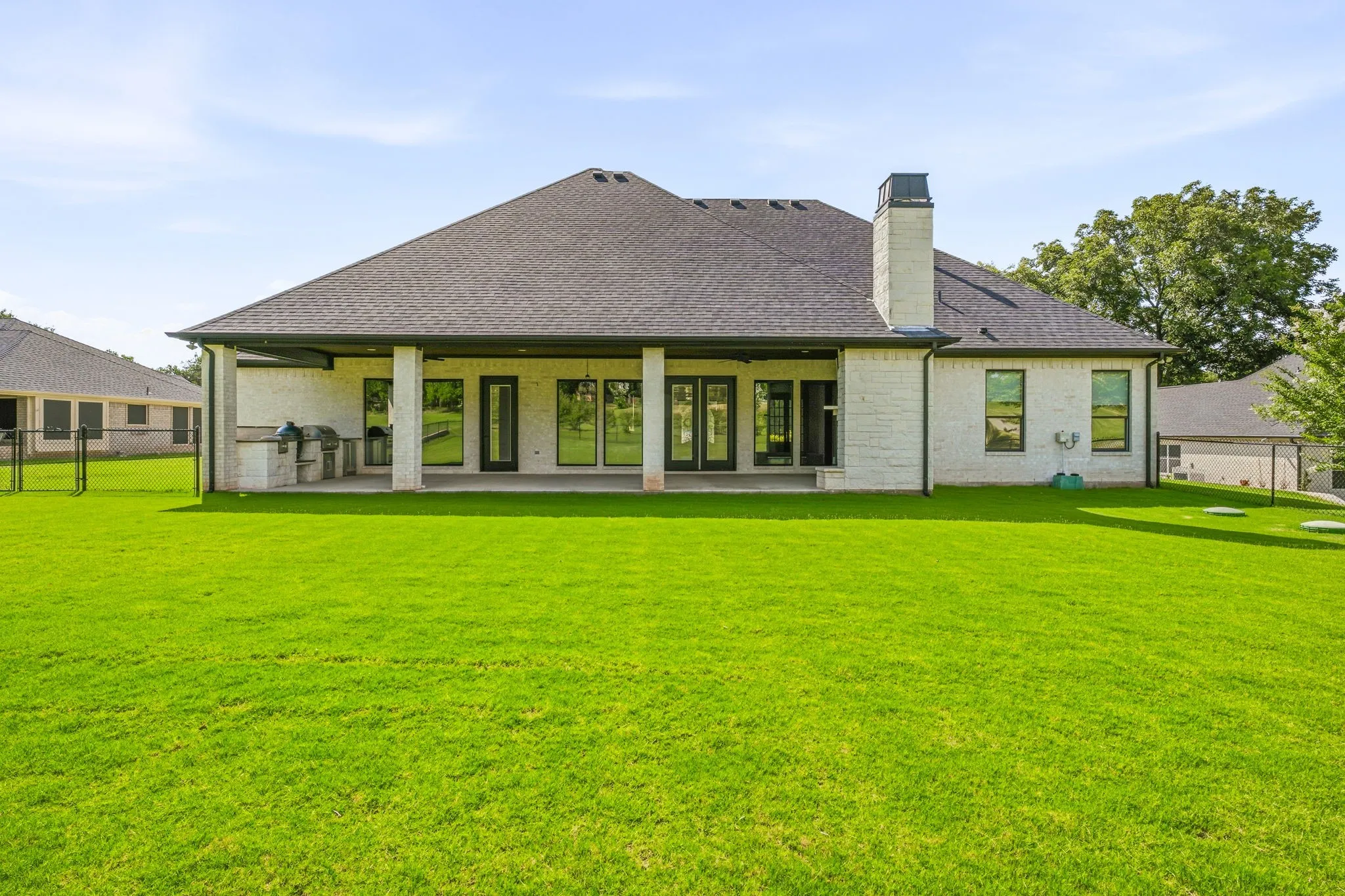 Single Family Residence For Sale in Hood County , 9503 Bellechase Road, Granbury, Texas 76049, 4 Bedroom, 4 Bathroom, 3 Garage spaces, 3,780 Sqft, built in 2019, mls#21260966, Real Estate Agent in Granbury, Homes For Sale in Hood county, Homes For Sale in Granbury, Realtor in Granbury Texas, Real Estate Brokerage Independent Realty Texas, Luminita Cordes Realtor