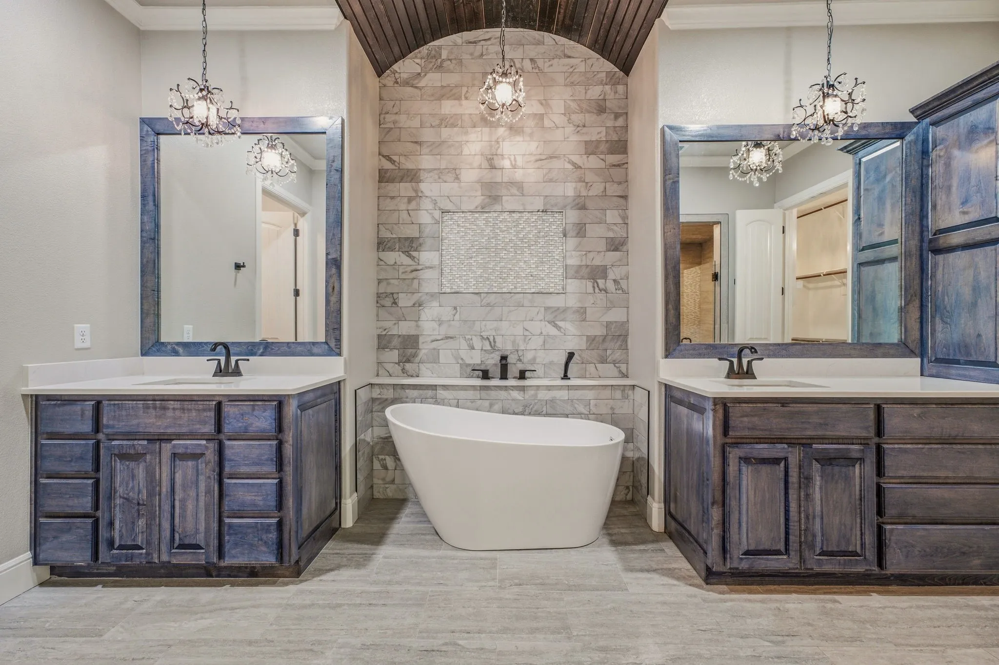 Single Family Residence For Sale in Hood County , 9503 Bellechase Road, Granbury, Texas 76049, 4 Bedroom, 4 Bathroom, 3 Garage spaces, 3,780 Sqft, built in 2019, mls#21260966, Real Estate Agent in Granbury, Homes For Sale in Hood county, Homes For Sale in Granbury, Realtor in Granbury Texas, Real Estate Brokerage Independent Realty Texas, Luminita Cordes Realtor