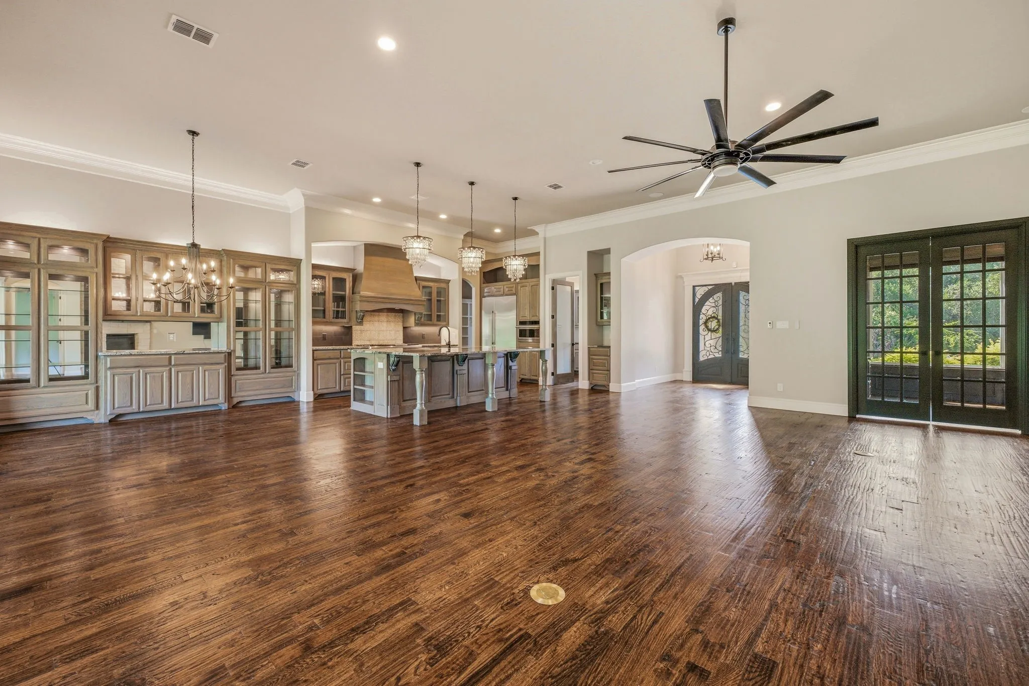 Single Family Residence For Sale in Hood County , 9503 Bellechase Road, Granbury, Texas 76049, 4 Bedroom, 4 Bathroom, 3 Garage spaces, 3,780 Sqft, built in 2019, mls#21260966, Real Estate Agent in Granbury, Homes For Sale in Hood county, Homes For Sale in Granbury, Realtor in Granbury Texas, Real Estate Brokerage Independent Realty Texas, Luminita Cordes Realtor