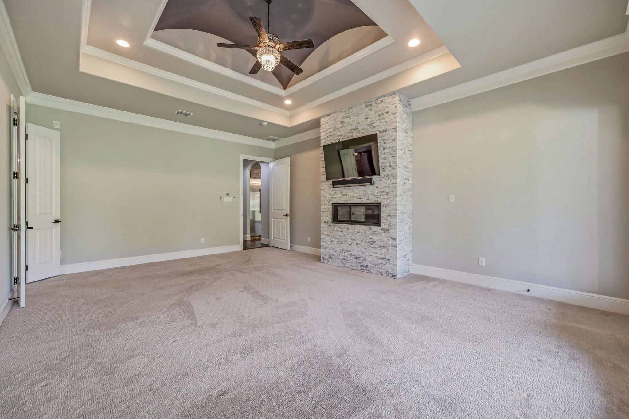 Single Family Residence For Sale in Hood County , 9503 Bellechase Road, Granbury, Texas 76049, 4 Bedroom, 4 Bathroom, 3 Garage spaces, 3,780 Sqft, built in 2019, mls#21260966, Real Estate Agent in Granbury, Homes For Sale in Hood county, Homes For Sale in Granbury, Realtor in Granbury Texas, Real Estate Brokerage Independent Realty Texas, Luminita Cordes Realtor