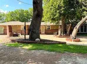 Single Family Residence For Sale in Comanche County , 9137 Highway 67 377, Comanche, Texas 76442, 5 Bedrooms, 3 Bathrooms, Garage spaces, 2,893 Sqft, built in 1951, Price $325,000, mls#21261758, Real Estate Agent in Comanche, Homes For Sale in Comanche county, Homes For Sale in Comanche, Realtor in Comanche Texas, Real Estate Brokerage Independent Realty Texas, Luminita Cordes Realtor