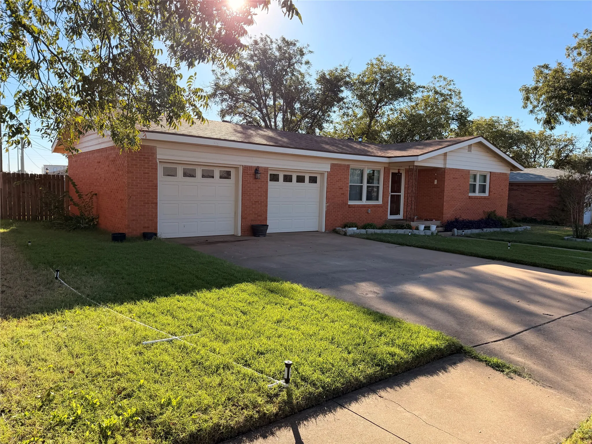 Single Family Residence For Sale in Scurry County , 4008 Irving Avenue, Snyder, Texas 79549, 3 Bedroom, 2 Bathroom, 2 Garage spaces, 1,489 Sqft, built in 1959, mls#21262661, Real Estate Agent in Snyder, Homes For Sale in Scurry county, Homes For Sale in Snyder, Realtor in Snyder Texas, Real Estate Brokerage Independent Realty Texas, Luminita Cordes Realtor
