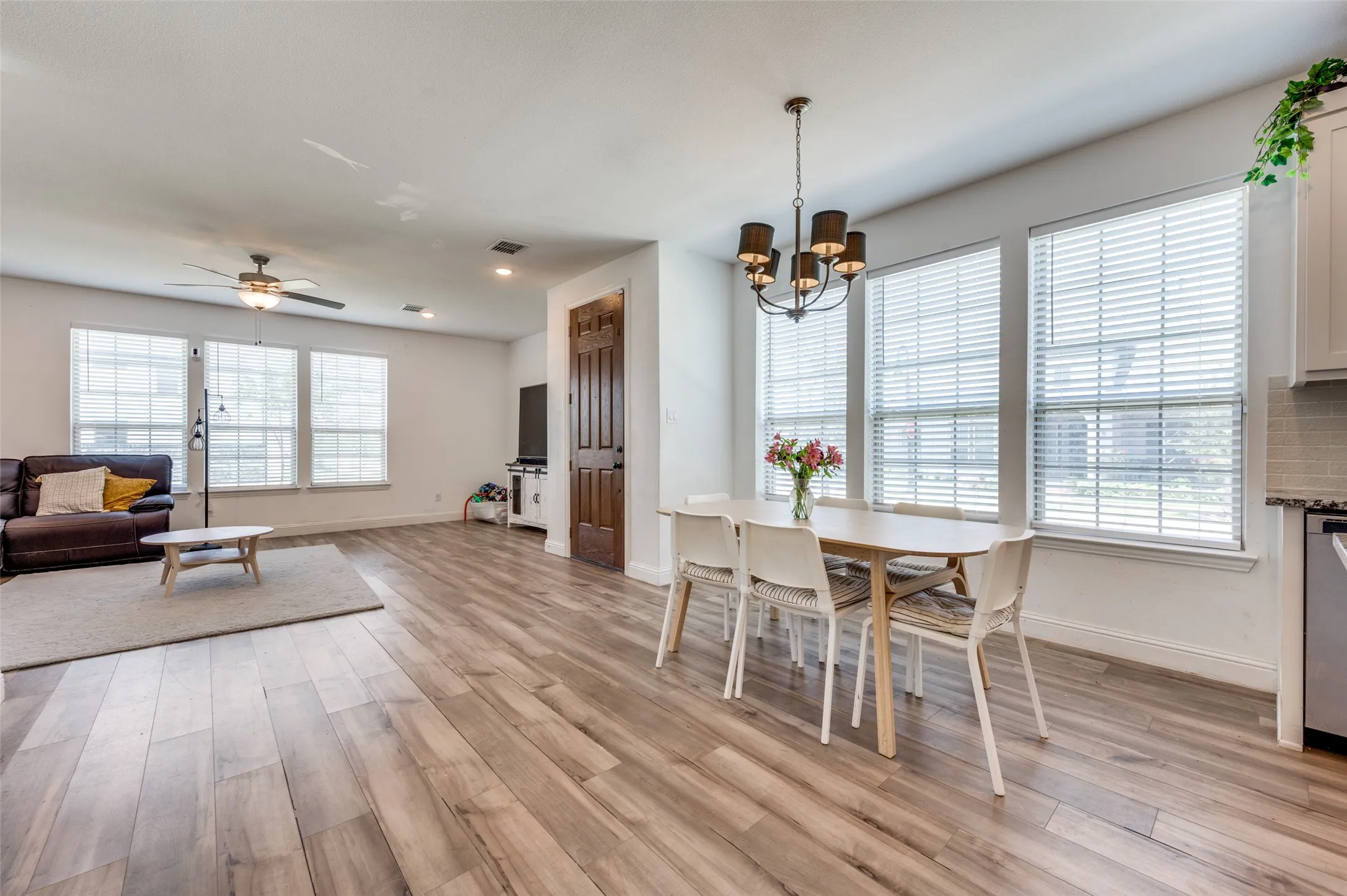 Townhouse For Sale in Tarrant County , 4567 Cypress Thorn Drive, Arlington, Texas 76005, 3 Bedroom, 3 Bathroom, 2 Garage spaces, 1,990 Sqft, built in 2021, mls#21262905, Real Estate Agent in Arlington, Homes For Sale in Tarrant county, Homes For Sale in Arlington, Realtor in Arlington Texas, Real Estate Brokerage Independent Realty Texas, Luminita Cordes Realtor