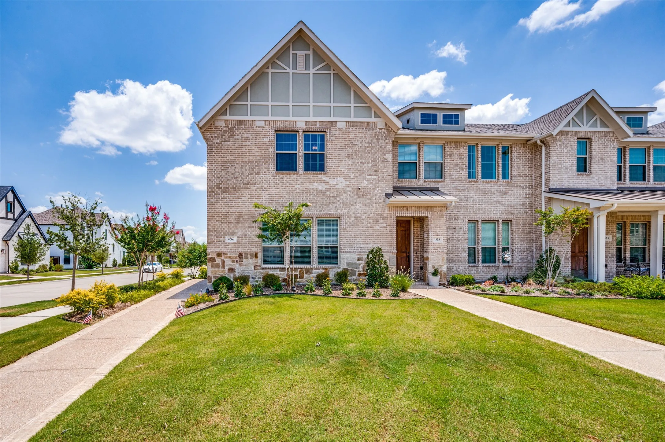 Townhouse For Sale in Tarrant County , 4567 Cypress Thorn Drive, Arlington, Texas 76005, 3 Bedroom, 3 Bathroom, 2 Garage spaces, 1,990 Sqft, built in 2021, mls#21262905, Real Estate Agent in Arlington, Homes For Sale in Tarrant county, Homes For Sale in Arlington, Realtor in Arlington Texas, Real Estate Brokerage Independent Realty Texas, Luminita Cordes Realtor