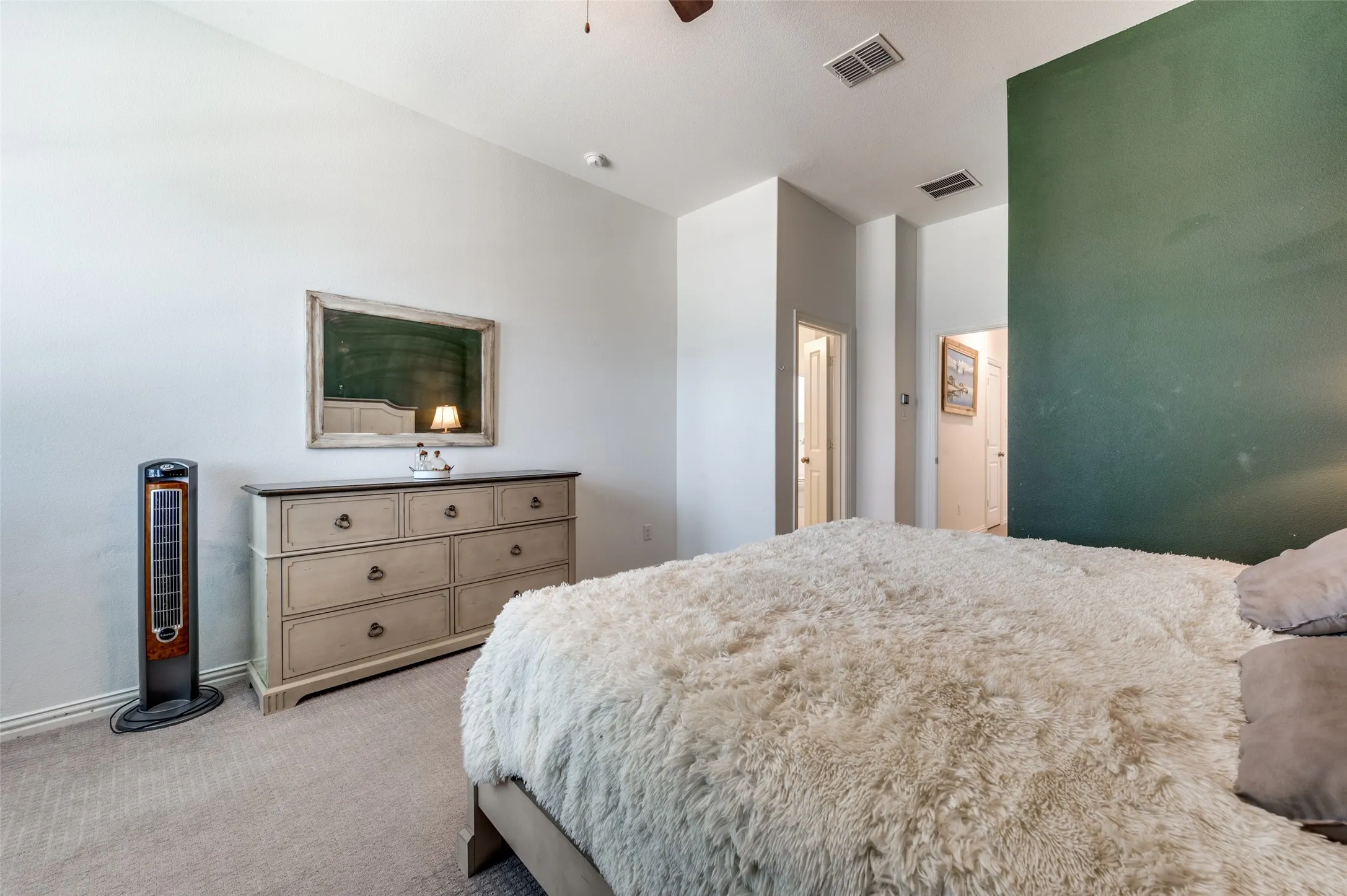 Townhouse For Sale in Tarrant County , 4567 Cypress Thorn Drive, Arlington, Texas 76005, 3 Bedroom, 3 Bathroom, 2 Garage spaces, 1,990 Sqft, built in 2021, mls#21262905, Real Estate Agent in Arlington, Homes For Sale in Tarrant county, Homes For Sale in Arlington, Realtor in Arlington Texas, Real Estate Brokerage Independent Realty Texas, Luminita Cordes Realtor