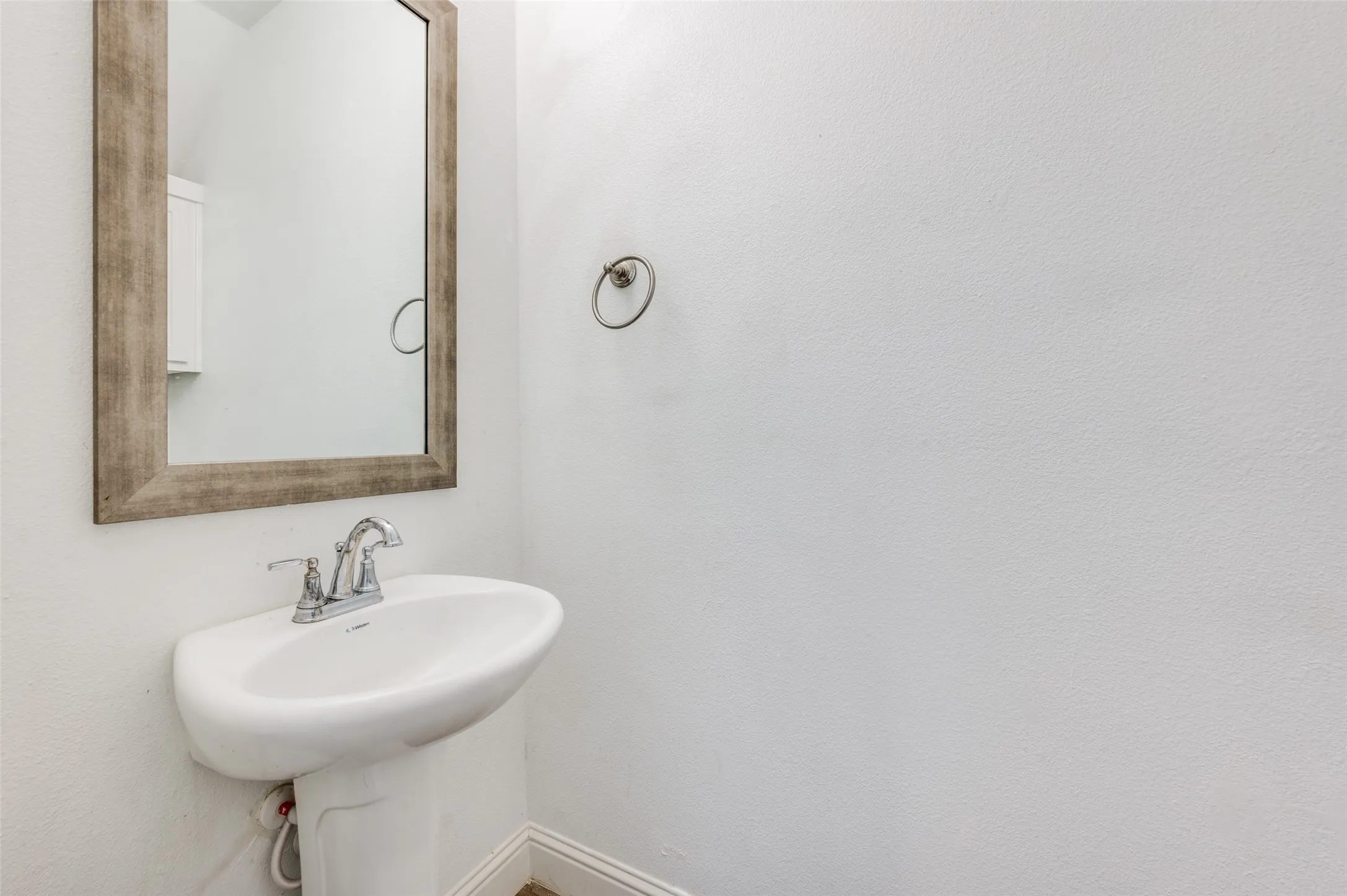 Townhouse For Sale in Tarrant County , 4567 Cypress Thorn Drive, Arlington, Texas 76005, 3 Bedroom, 3 Bathroom, 2 Garage spaces, 1,990 Sqft, built in 2021, mls#21262905, Real Estate Agent in Arlington, Homes For Sale in Tarrant county, Homes For Sale in Arlington, Realtor in Arlington Texas, Real Estate Brokerage Independent Realty Texas, Luminita Cordes Realtor
