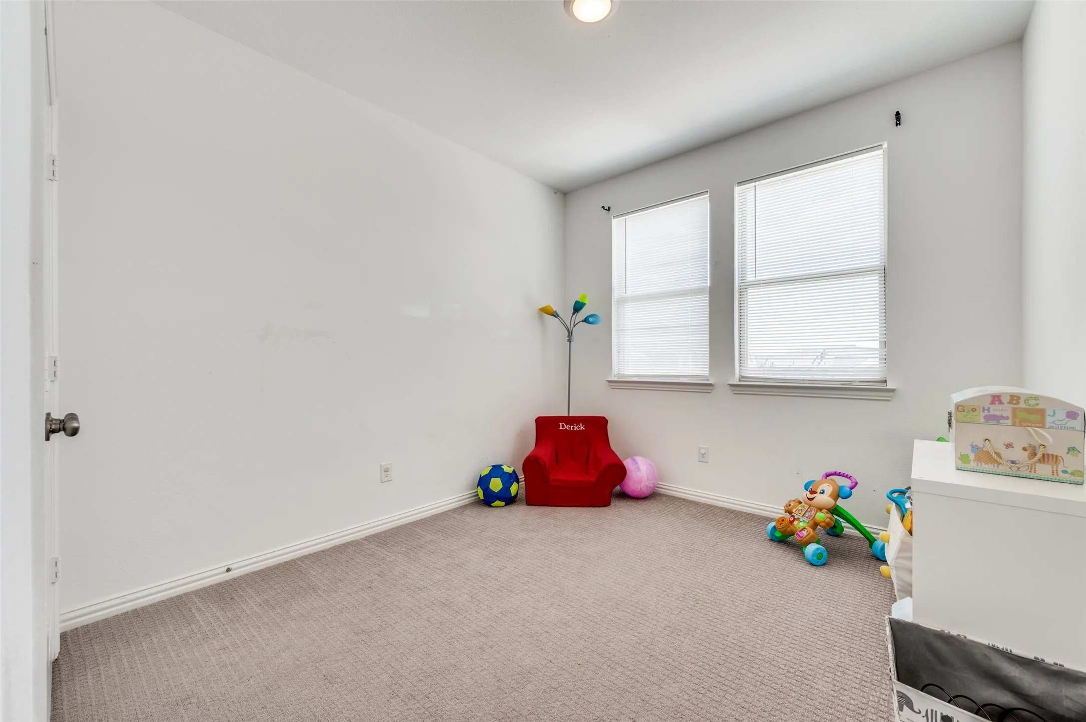 Townhouse For Sale in Tarrant County , 4567 Cypress Thorn Drive, Arlington, Texas 76005, 3 Bedroom, 3 Bathroom, 2 Garage spaces, 1,990 Sqft, built in 2021, mls#21262905, Real Estate Agent in Arlington, Homes For Sale in Tarrant county, Homes For Sale in Arlington, Realtor in Arlington Texas, Real Estate Brokerage Independent Realty Texas, Luminita Cordes Realtor