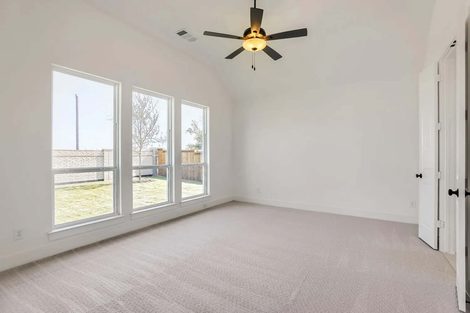 Single Family Residence For Sale in Collin County , 221 Barn Swallow Drive, Celina, Texas 75009, 4 Bedroom, 3 Bathroom, 3 Garage spaces, 2,249 Sqft, built in 2026, mls#21262920, Real Estate Agent in Celina, Homes For Sale in Collin county, Homes For Sale in Celina, Realtor in Celina Texas, Real Estate Brokerage Independent Realty Texas, Luminita Cordes Realtor