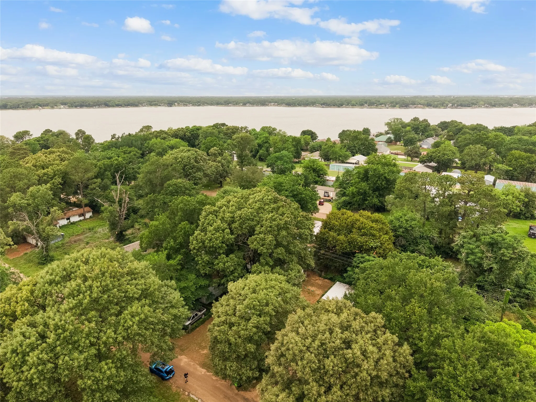 Mobile Home For Sale in Henderson County , 117 Crestwood Drive, Mabank, Texas 75156, 3 Bedroom, 2 Bathroom, Garage spaces, 896 Sqft, built in 2017, mls#21255428, Real Estate Agent in Mabank, Homes For Sale in Henderson county, Homes For Sale in Mabank, Realtor in Mabank Texas, Real Estate Brokerage Independent Realty Texas, Luminita Cordes Realtor