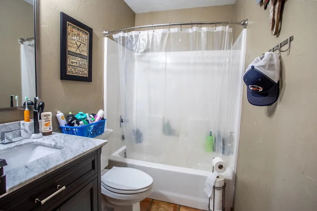 Single Family Residence For Sale in Shackelford County , 7600 State Highway 6, Albany, Texas 76430, 5 Bedroom, 5 Bathroom, Garage spaces, 3,602 Sqft, built in 1984, mls#21262963, Real Estate Agent in Albany, Homes For Sale in Shackelford county, Homes For Sale in Albany, Realtor in Albany Texas, Real Estate Brokerage Independent Realty Texas, Luminita Cordes Realtor