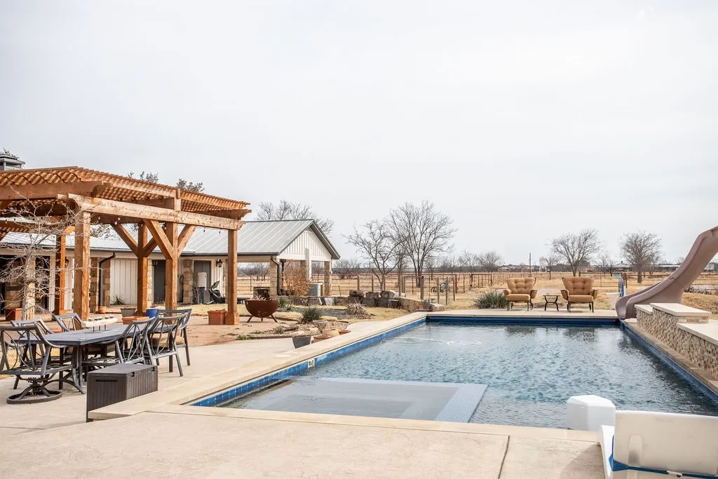 Single Family Residence For Sale in Shackelford County , 7600 State Highway 6, Albany, Texas 76430, 5 Bedroom, 5 Bathroom, Garage spaces, 3,602 Sqft, built in 1984, mls#21262963, Real Estate Agent in Albany, Homes For Sale in Shackelford county, Homes For Sale in Albany, Realtor in Albany Texas, Real Estate Brokerage Independent Realty Texas, Luminita Cordes Realtor