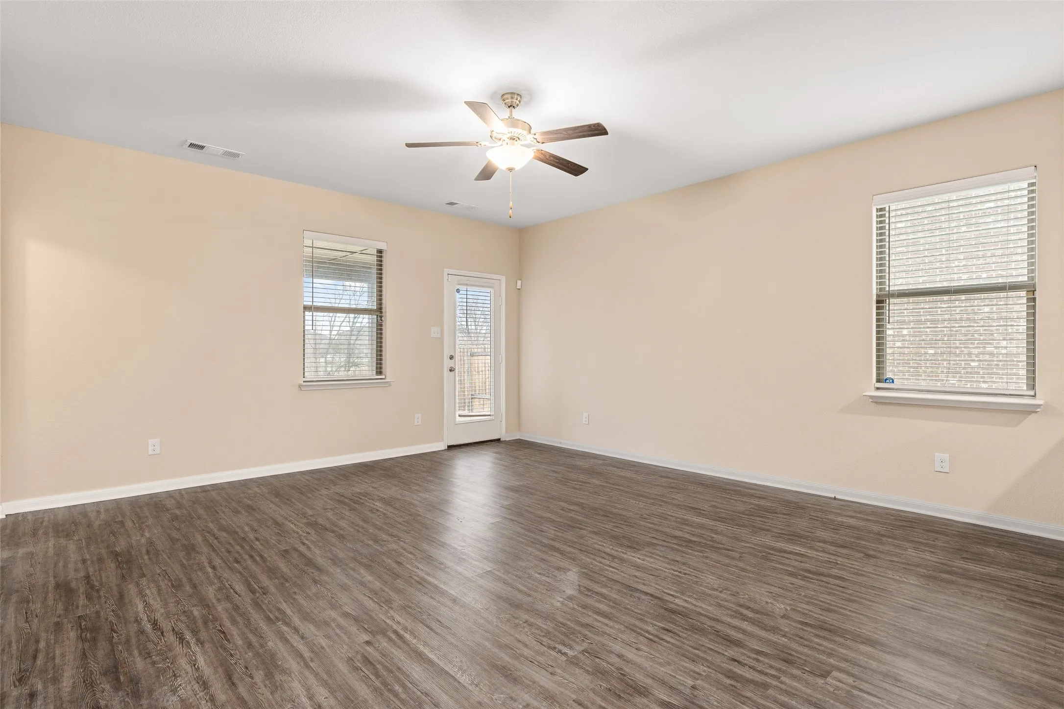 Single Family Residence For Rent in Collin County , 1431 Park Trails Boulevard, Princeton, Texas 75407, 3 Bedrooms, 2 Bathrooms, 2 Garage spaces, 1,619 Sqft, built in 2019, Price $1,850, mls#21258408, Real Estate Agent in Princeton, Homes For Rent in Collin county, Homes For Rent in Princeton, Realtor in Princeton Texas, Real Estate Brokerage Independent Realty Texas, Luminita Cordes Realtor