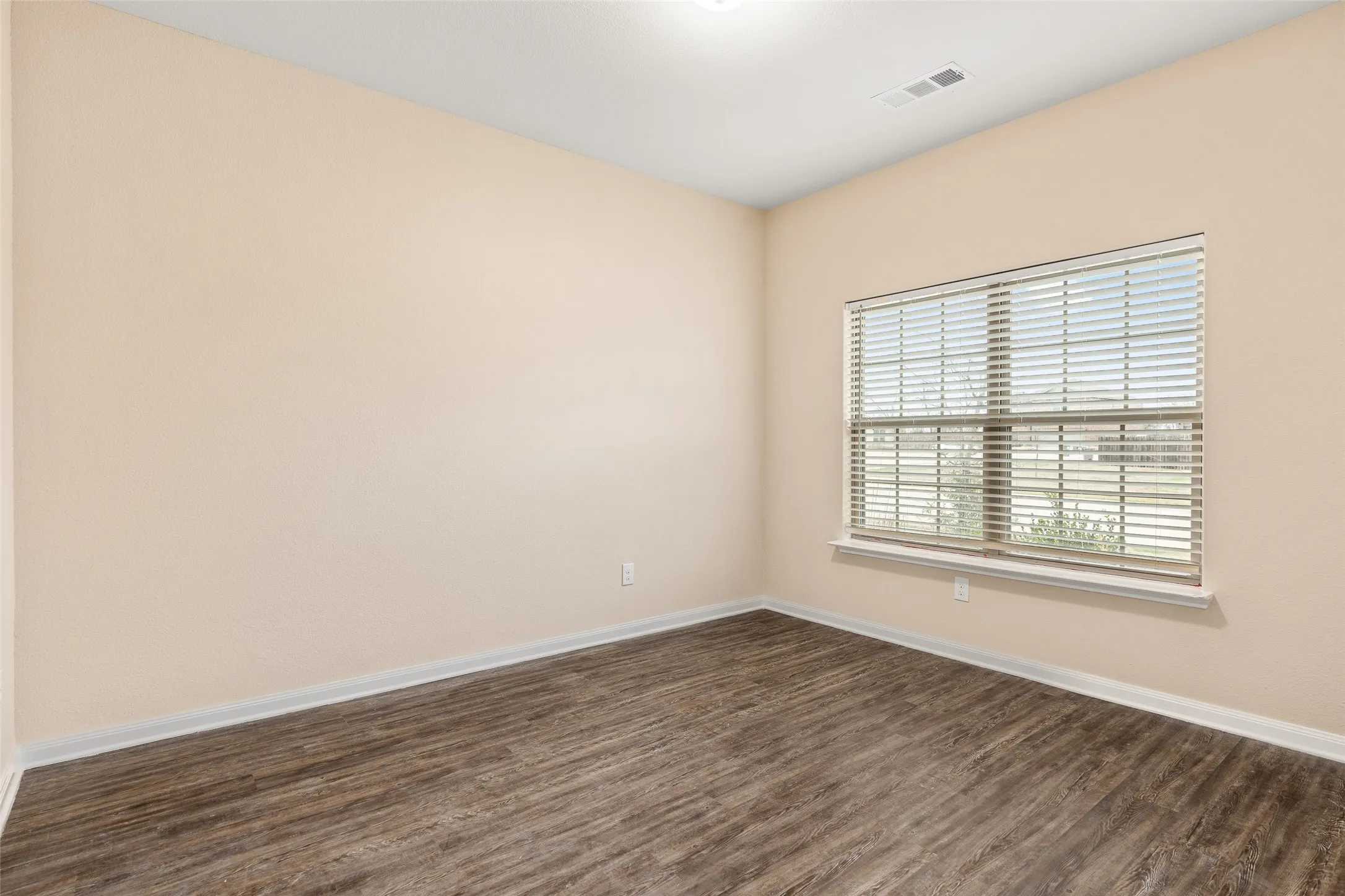 Single Family Residence For Rent in Collin County , 1431 Park Trails Boulevard, Princeton, Texas 75407, 3 Bedrooms, 2 Bathrooms, 2 Garage spaces, 1,619 Sqft, built in 2019, Price $1,850, mls#21258408, Real Estate Agent in Princeton, Homes For Rent in Collin county, Homes For Rent in Princeton, Realtor in Princeton Texas, Real Estate Brokerage Independent Realty Texas, Luminita Cordes Realtor