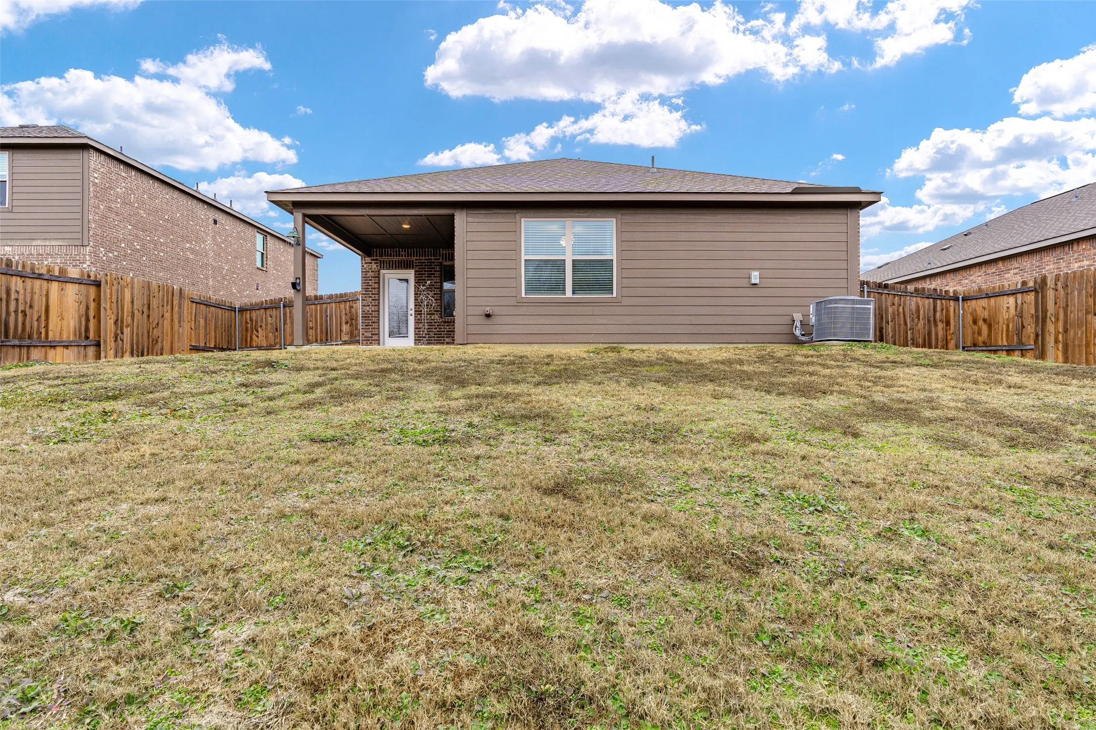 Single Family Residence For Rent in Collin County , 1431 Park Trails Boulevard, Princeton, Texas 75407, 3 Bedrooms, 2 Bathrooms, 2 Garage spaces, 1,619 Sqft, built in 2019, Price $1,850, mls#21258408, Real Estate Agent in Princeton, Homes For Rent in Collin county, Homes For Rent in Princeton, Realtor in Princeton Texas, Real Estate Brokerage Independent Realty Texas, Luminita Cordes Realtor