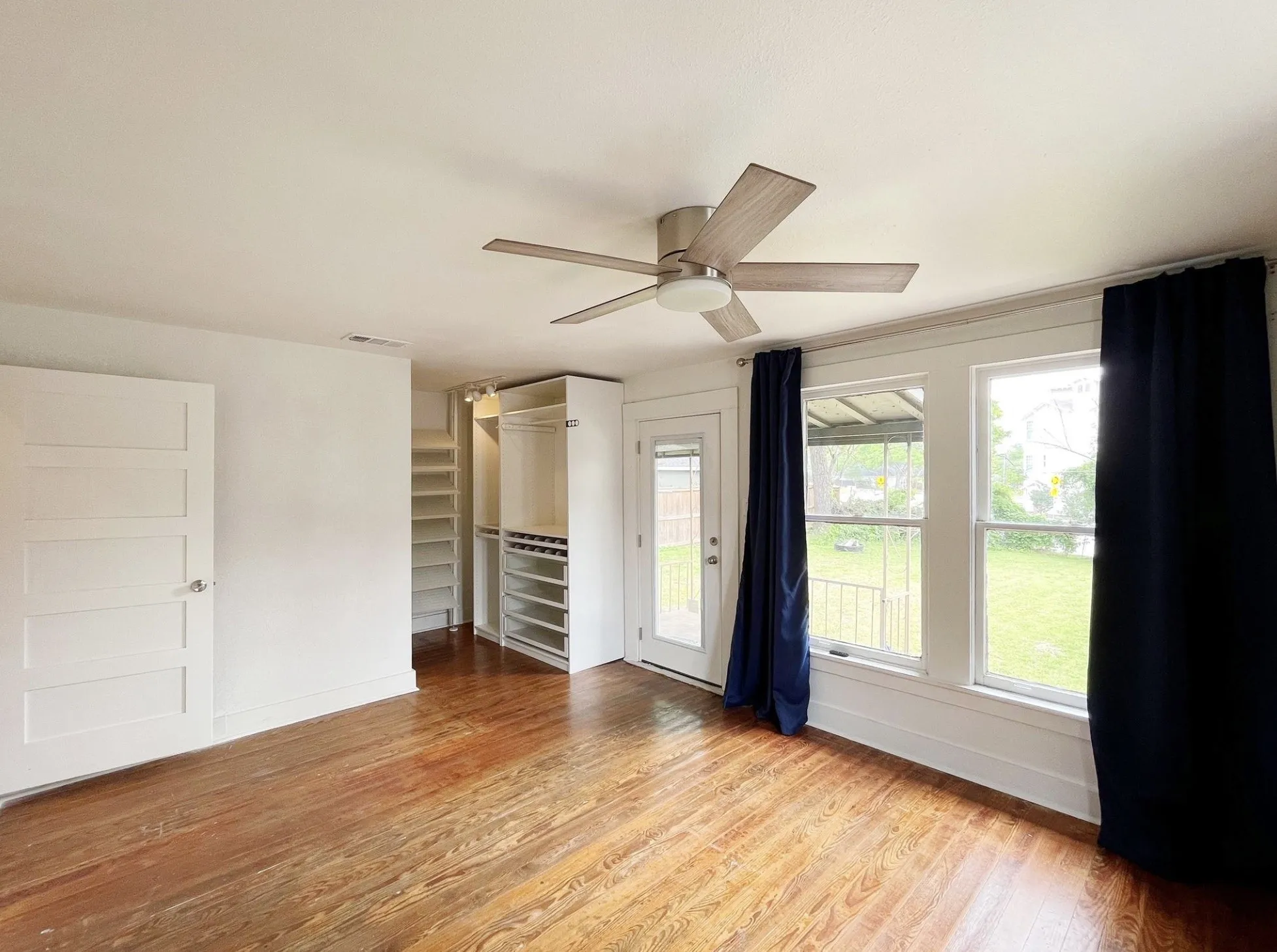 Duplex For Sale in Dallas County , 634 Turner Avenue, Dallas, Texas 75208, 3 Bedroom, 2 Bathroom, 2 Garage spaces, 0 Sqft, built in 1930, Price $600,000, mls#21260808, Real Estate Agent in Dallas, Homes For Sale in Dallas county, Homes For Sale in Dallas, Realtor in Dallas Texas, Real Estate Brokerage Independent Realty Texas, Luminita Cordes Realtor
