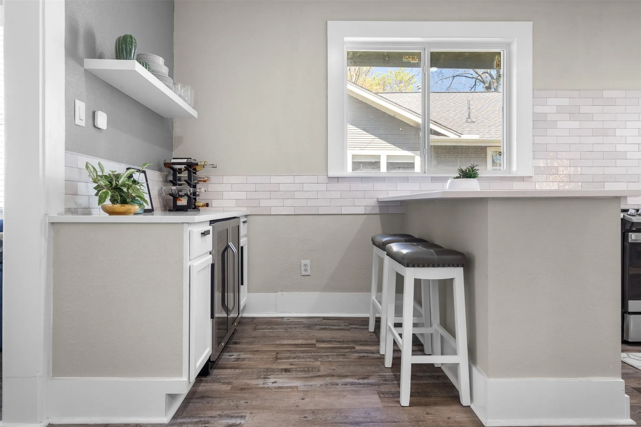 Duplex For Sale in Dallas County , 634 Turner Avenue, Dallas, Texas 75208, 3 Bedroom, 2 Bathroom, 2 Garage spaces, 0 Sqft, built in 1930, Price $600,000, mls#21260808, Real Estate Agent in Dallas, Homes For Sale in Dallas county, Homes For Sale in Dallas, Realtor in Dallas Texas, Real Estate Brokerage Independent Realty Texas, Luminita Cordes Realtor