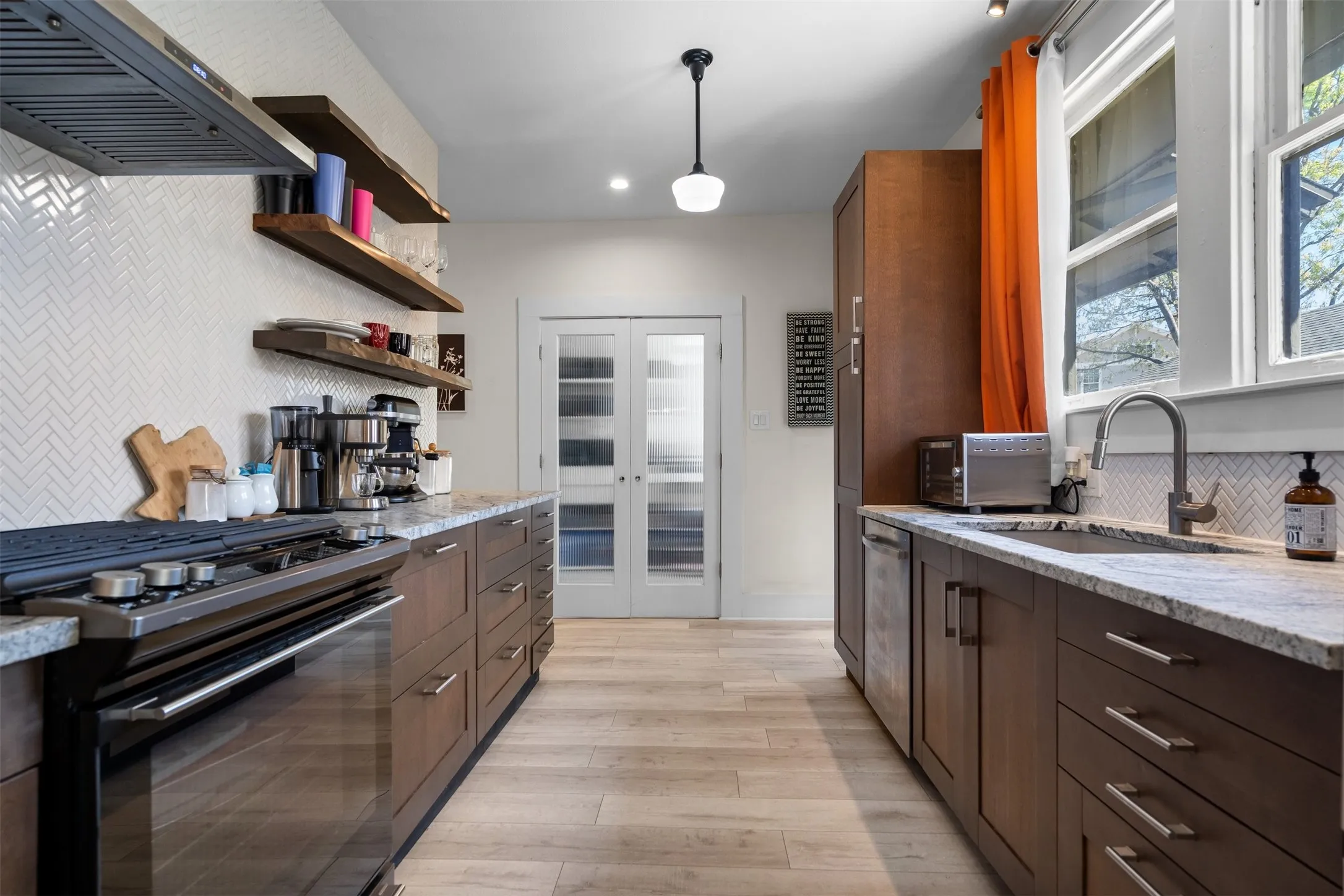 Duplex For Sale in Dallas County , 634 Turner Avenue, Dallas, Texas 75208, 3 Bedroom, 2 Bathroom, 2 Garage spaces, 0 Sqft, built in 1930, Price $600,000, mls#21260808, Real Estate Agent in Dallas, Homes For Sale in Dallas county, Homes For Sale in Dallas, Realtor in Dallas Texas, Real Estate Brokerage Independent Realty Texas, Luminita Cordes Realtor