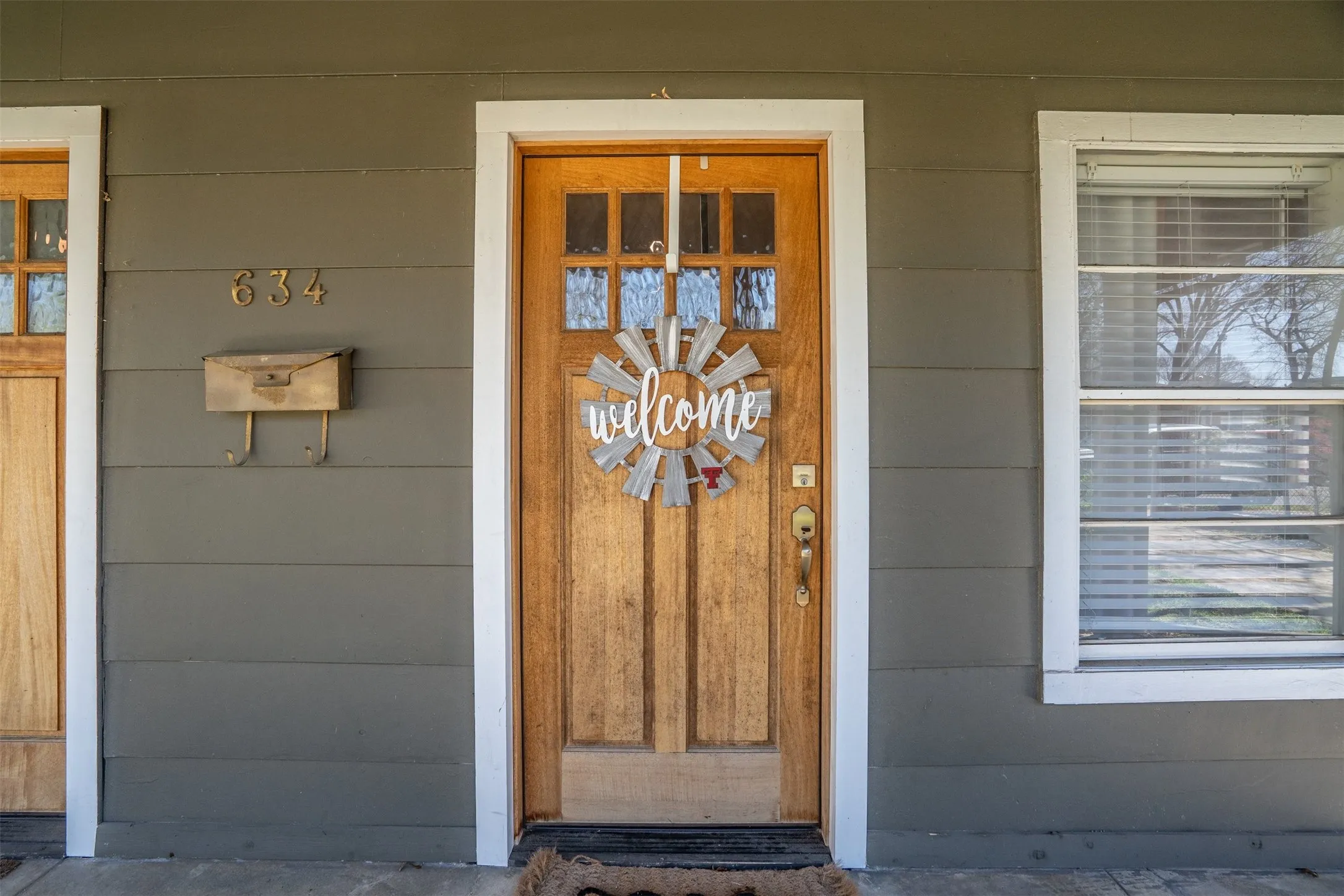 Duplex For Sale in Dallas County , 634 Turner Avenue, Dallas, Texas 75208, 3 Bedroom, 2 Bathroom, 2 Garage spaces, 0 Sqft, built in 1930, Price $600,000, mls#21260808, Real Estate Agent in Dallas, Homes For Sale in Dallas county, Homes For Sale in Dallas, Realtor in Dallas Texas, Real Estate Brokerage Independent Realty Texas, Luminita Cordes Realtor