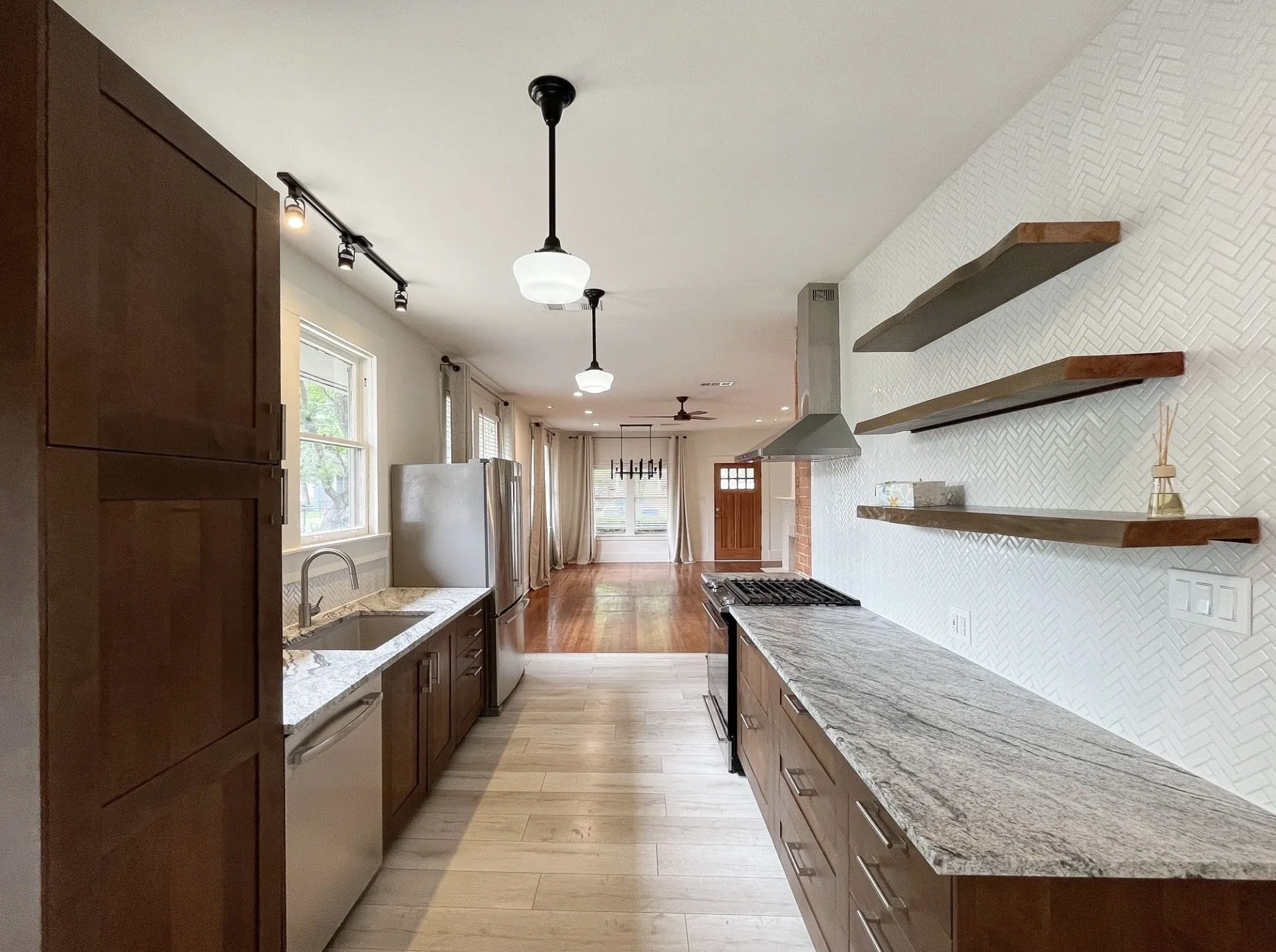 Duplex For Sale in Dallas County , 634 Turner Avenue, Dallas, Texas 75208, 3 Bedroom, 2 Bathroom, 2 Garage spaces, 0 Sqft, built in 1930, Price $600,000, mls#21260808, Real Estate Agent in Dallas, Homes For Sale in Dallas county, Homes For Sale in Dallas, Realtor in Dallas Texas, Real Estate Brokerage Independent Realty Texas, Luminita Cordes Realtor