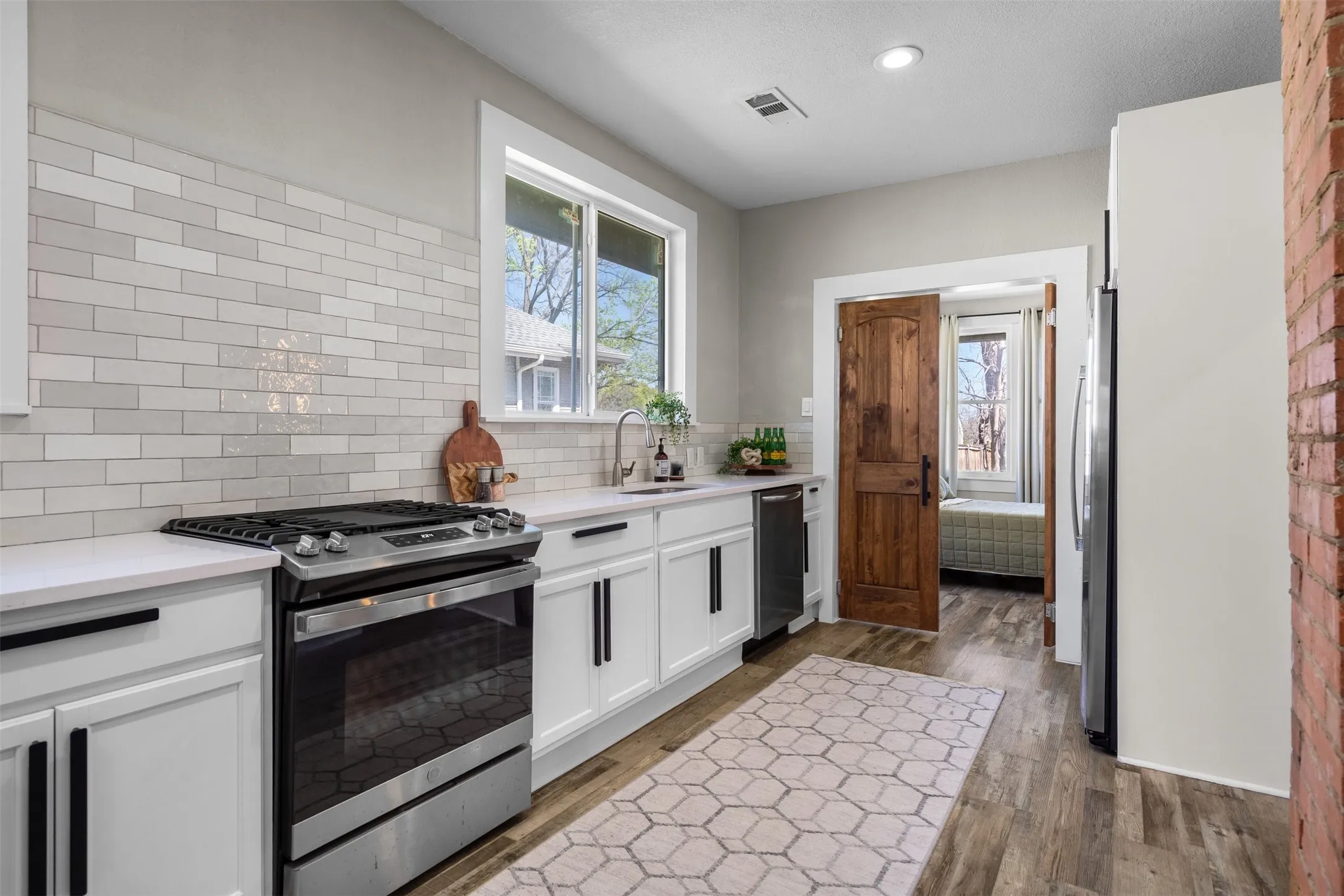 Duplex For Sale in Dallas County , 634 Turner Avenue, Dallas, Texas 75208, 3 Bedroom, 2 Bathroom, 2 Garage spaces, 0 Sqft, built in 1930, Price $600,000, mls#21260808, Real Estate Agent in Dallas, Homes For Sale in Dallas county, Homes For Sale in Dallas, Realtor in Dallas Texas, Real Estate Brokerage Independent Realty Texas, Luminita Cordes Realtor