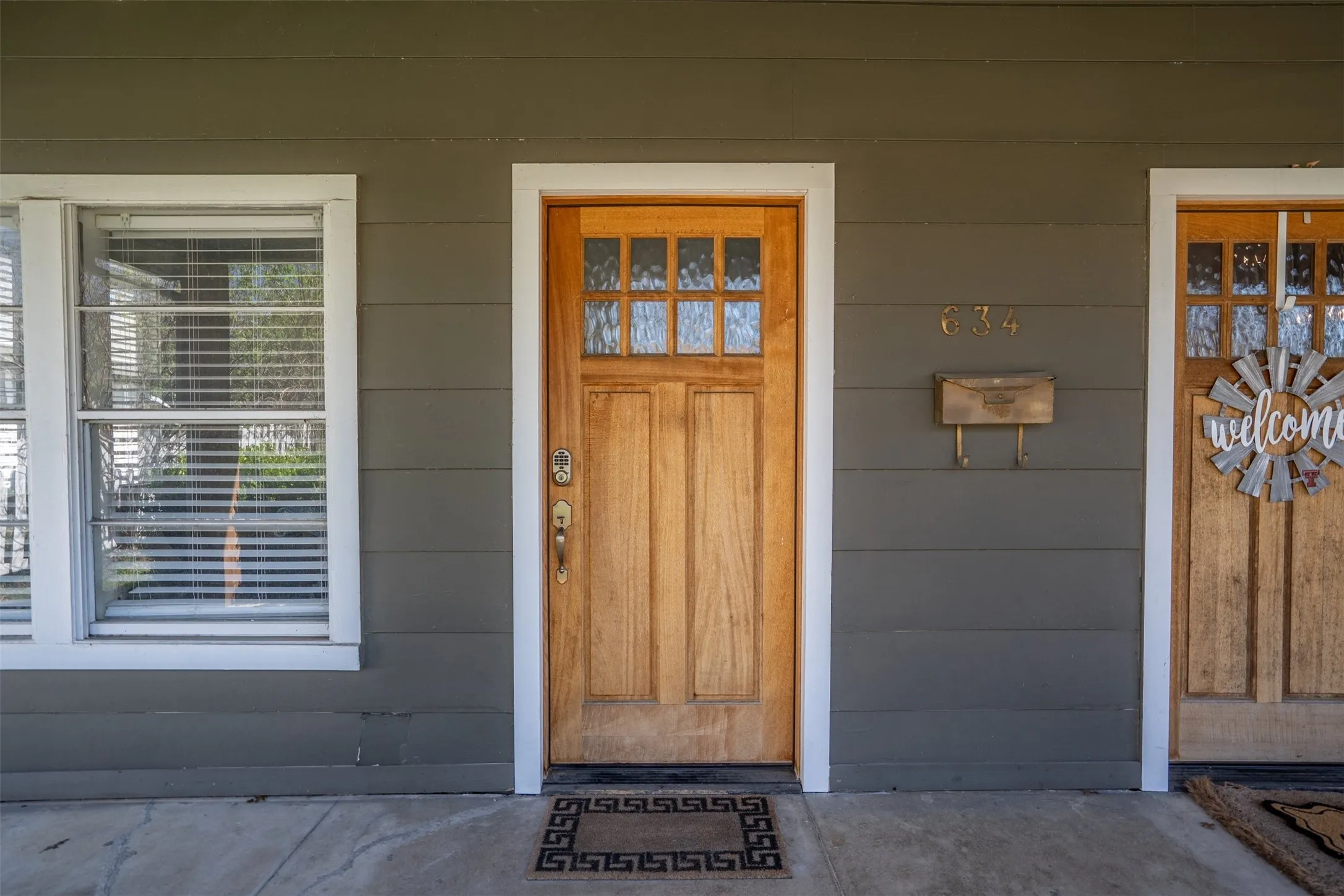 Duplex For Sale in Dallas County , 634 Turner Avenue, Dallas, Texas 75208, 3 Bedroom, 2 Bathroom, 2 Garage spaces, 0 Sqft, built in 1930, Price $600,000, mls#21260808, Real Estate Agent in Dallas, Homes For Sale in Dallas county, Homes For Sale in Dallas, Realtor in Dallas Texas, Real Estate Brokerage Independent Realty Texas, Luminita Cordes Realtor