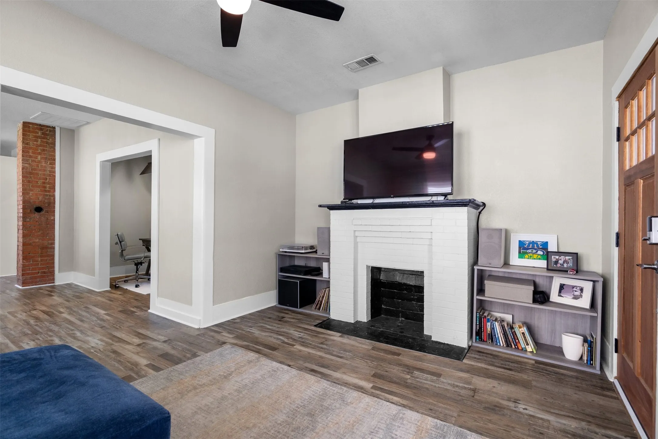 Duplex For Sale in Dallas County , 634 Turner Avenue, Dallas, Texas 75208, 3 Bedroom, 2 Bathroom, 2 Garage spaces, 0 Sqft, built in 1930, Price $600,000, mls#21260808, Real Estate Agent in Dallas, Homes For Sale in Dallas county, Homes For Sale in Dallas, Realtor in Dallas Texas, Real Estate Brokerage Independent Realty Texas, Luminita Cordes Realtor