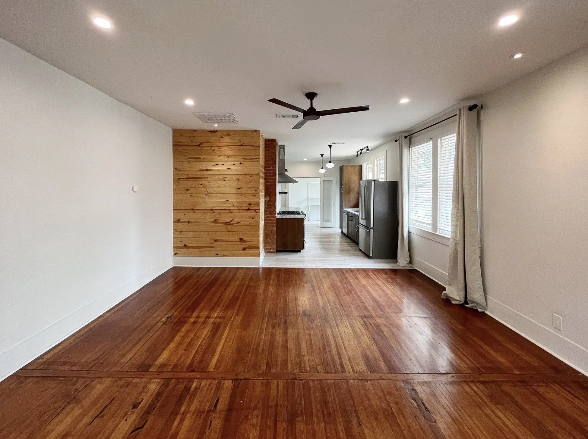 Duplex For Sale in Dallas County , 634 Turner Avenue, Dallas, Texas 75208, 3 Bedroom, 2 Bathroom, 2 Garage spaces, 0 Sqft, built in 1930, Price $600,000, mls#21260808, Real Estate Agent in Dallas, Homes For Sale in Dallas county, Homes For Sale in Dallas, Realtor in Dallas Texas, Real Estate Brokerage Independent Realty Texas, Luminita Cordes Realtor