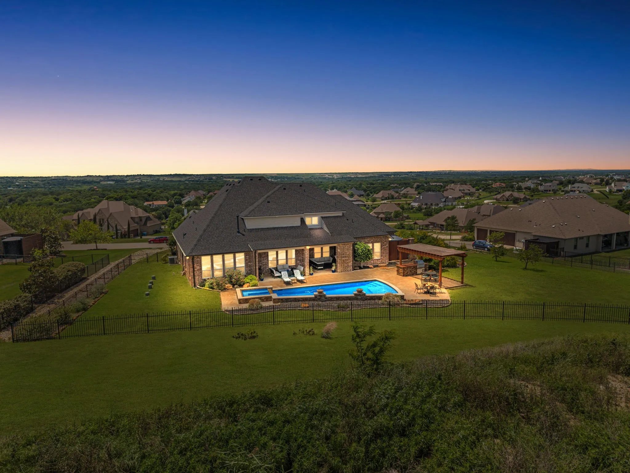 Single Family Residence For Sale in Tarrant County , 12731 Bella Roma Drive, Fort Worth, Texas 76126, 4 Bedroom, 4 Bathroom, 4 Garage spaces, 3,648 Sqft, built in 2015, mls#21250873, Real Estate Agent in Fort Worth, Homes For Sale in Tarrant county, Homes For Sale in Fort Worth, Realtor in Fort Worth Texas, Real Estate Brokerage Independent Realty Texas, Luminita Cordes Realtor