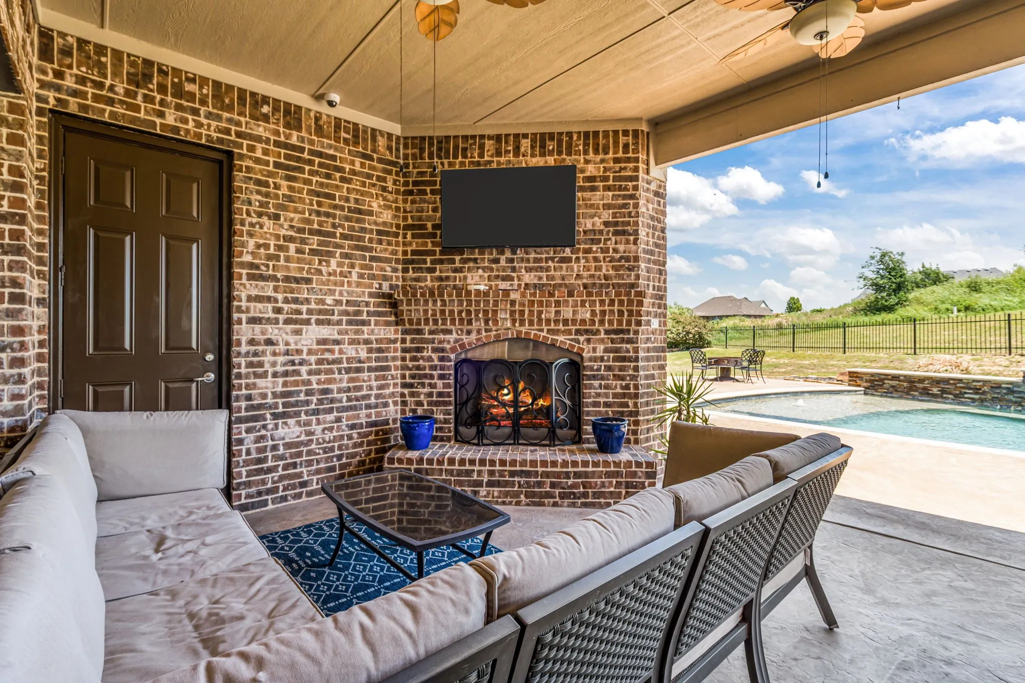 Single Family Residence For Sale in Tarrant County , 12731 Bella Roma Drive, Fort Worth, Texas 76126, 4 Bedroom, 4 Bathroom, 4 Garage spaces, 3,648 Sqft, built in 2015, mls#21250873, Real Estate Agent in Fort Worth, Homes For Sale in Tarrant county, Homes For Sale in Fort Worth, Realtor in Fort Worth Texas, Real Estate Brokerage Independent Realty Texas, Luminita Cordes Realtor
