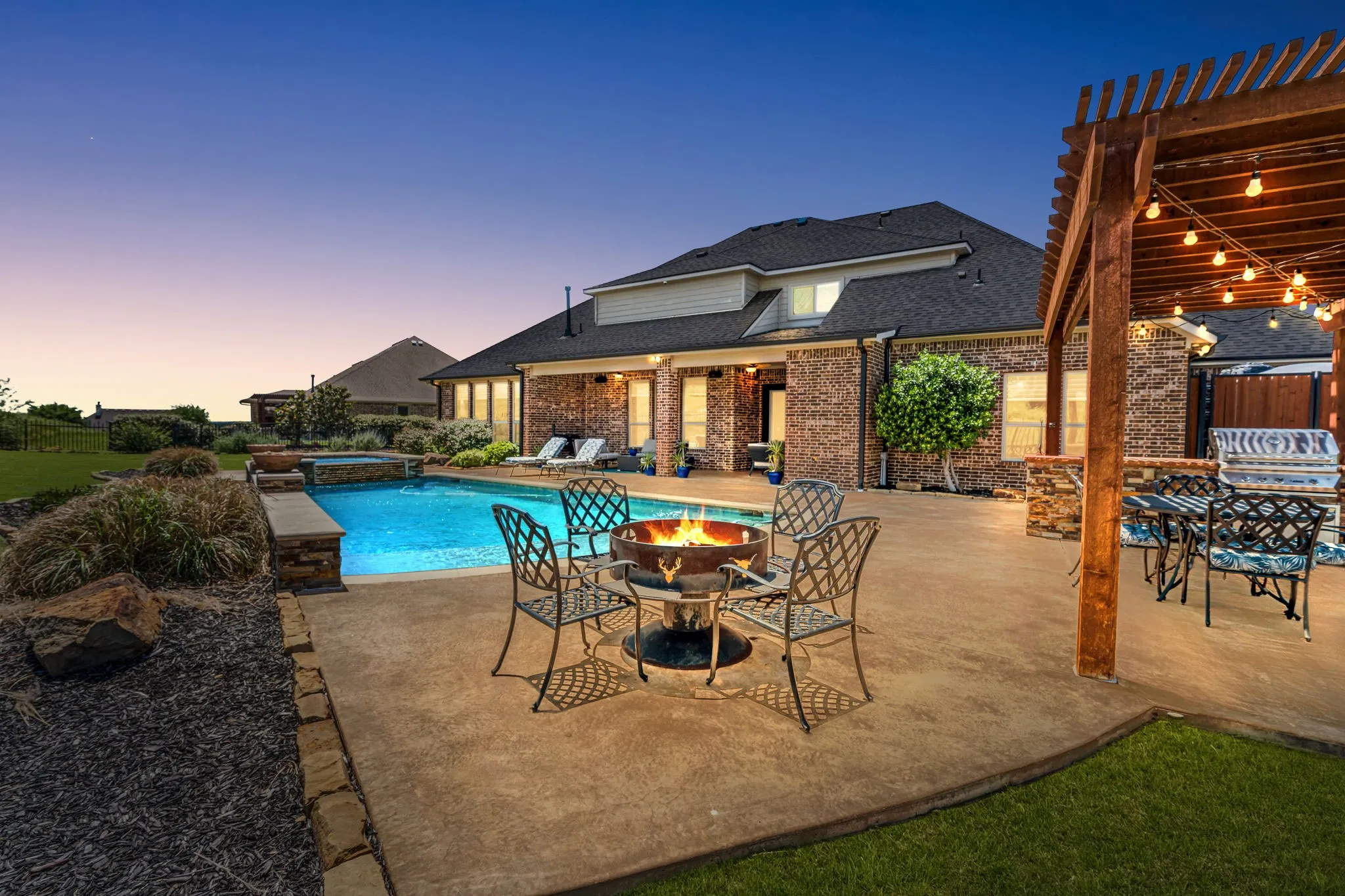 Single Family Residence For Sale in Tarrant County , 12731 Bella Roma Drive, Fort Worth, Texas 76126, 4 Bedroom, 4 Bathroom, 4 Garage spaces, 3,648 Sqft, built in 2015, mls#21250873, Real Estate Agent in Fort Worth, Homes For Sale in Tarrant county, Homes For Sale in Fort Worth, Realtor in Fort Worth Texas, Real Estate Brokerage Independent Realty Texas, Luminita Cordes Realtor