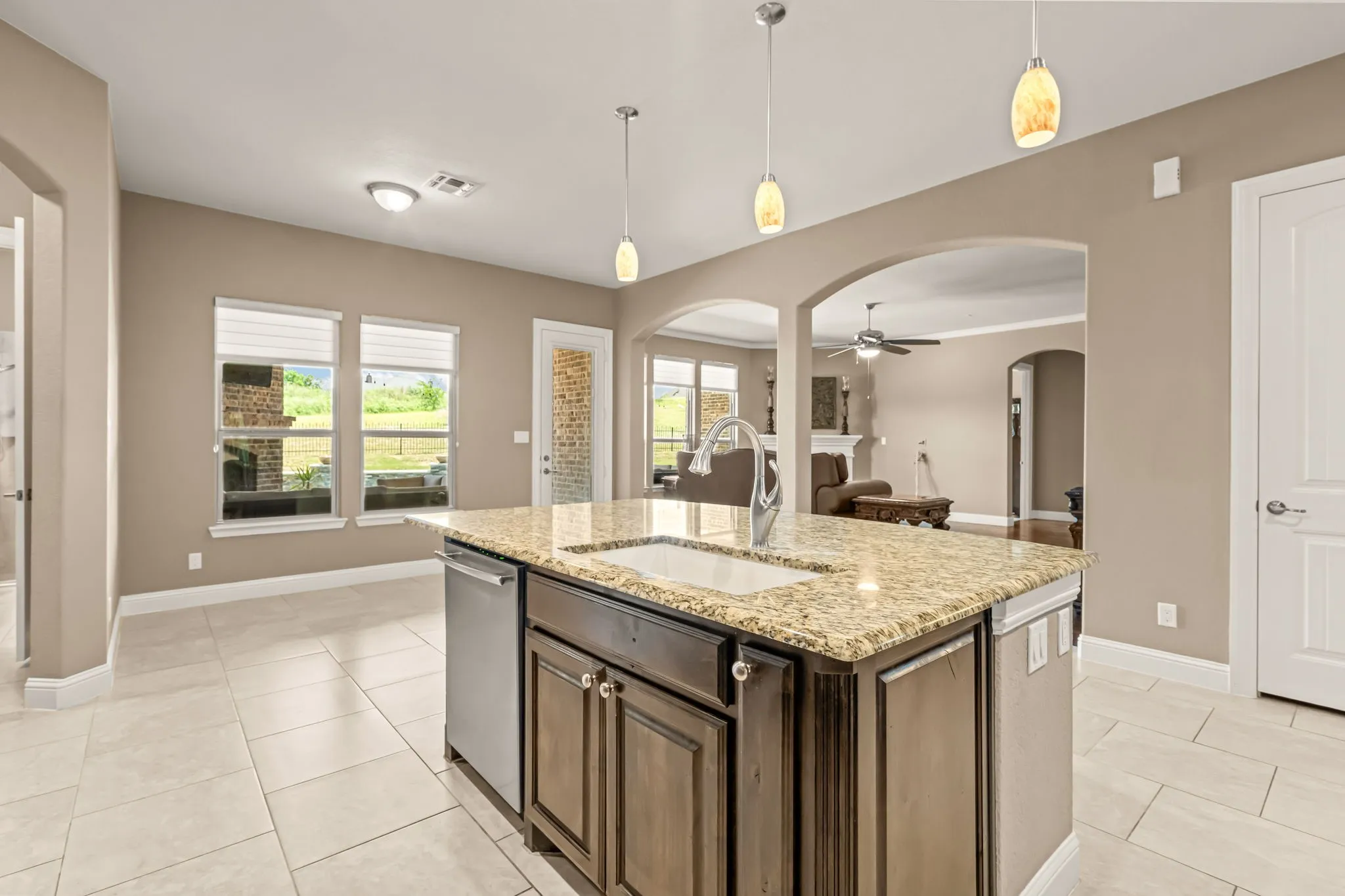 Single Family Residence For Sale in Tarrant County , 12731 Bella Roma Drive, Fort Worth, Texas 76126, 4 Bedroom, 4 Bathroom, 4 Garage spaces, 3,648 Sqft, built in 2015, mls#21250873, Real Estate Agent in Fort Worth, Homes For Sale in Tarrant county, Homes For Sale in Fort Worth, Realtor in Fort Worth Texas, Real Estate Brokerage Independent Realty Texas, Luminita Cordes Realtor