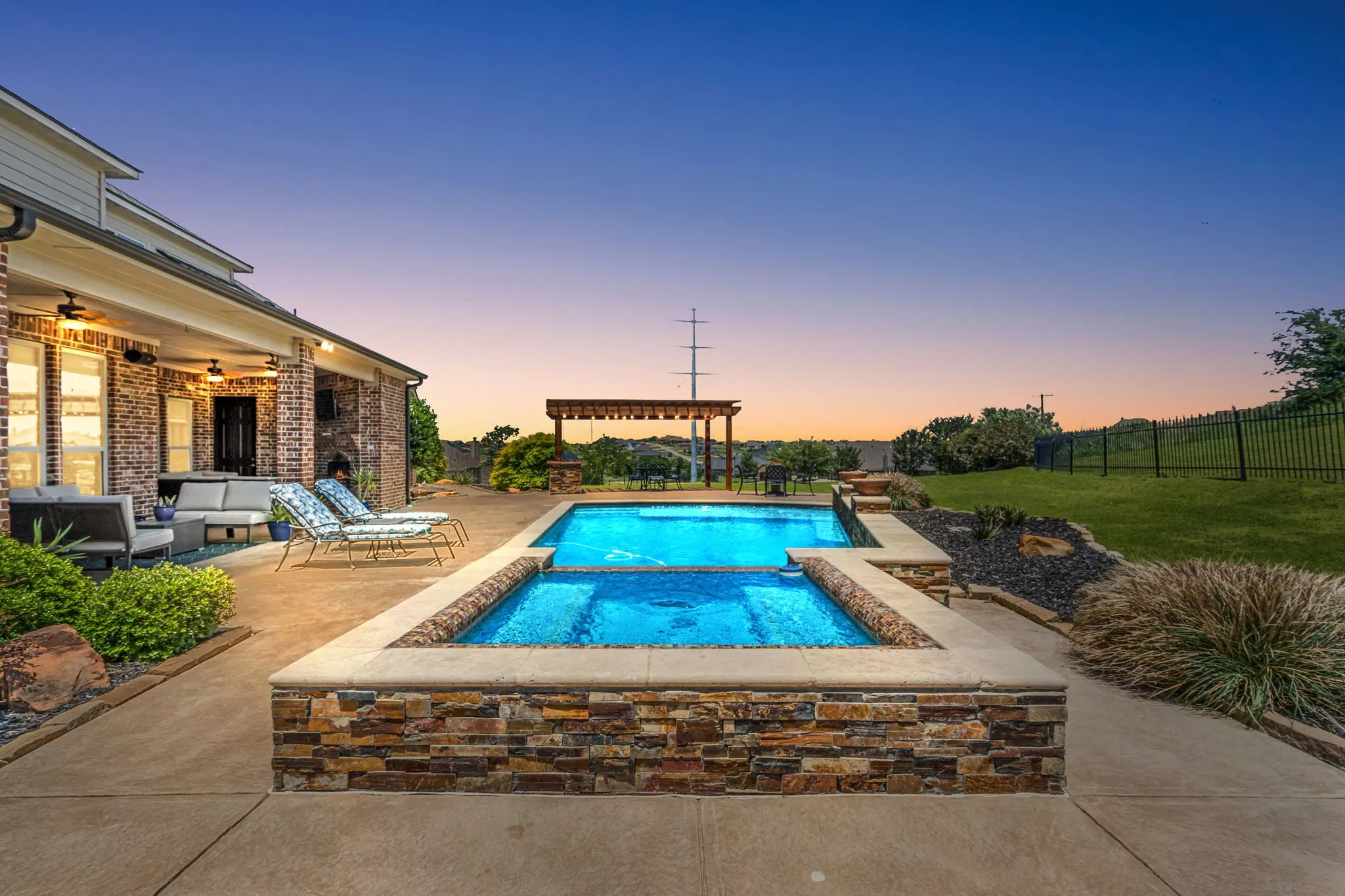 Single Family Residence For Sale in Tarrant County , 12731 Bella Roma Drive, Fort Worth, Texas 76126, 4 Bedroom, 4 Bathroom, 4 Garage spaces, 3,648 Sqft, built in 2015, mls#21250873, Real Estate Agent in Fort Worth, Homes For Sale in Tarrant county, Homes For Sale in Fort Worth, Realtor in Fort Worth Texas, Real Estate Brokerage Independent Realty Texas, Luminita Cordes Realtor